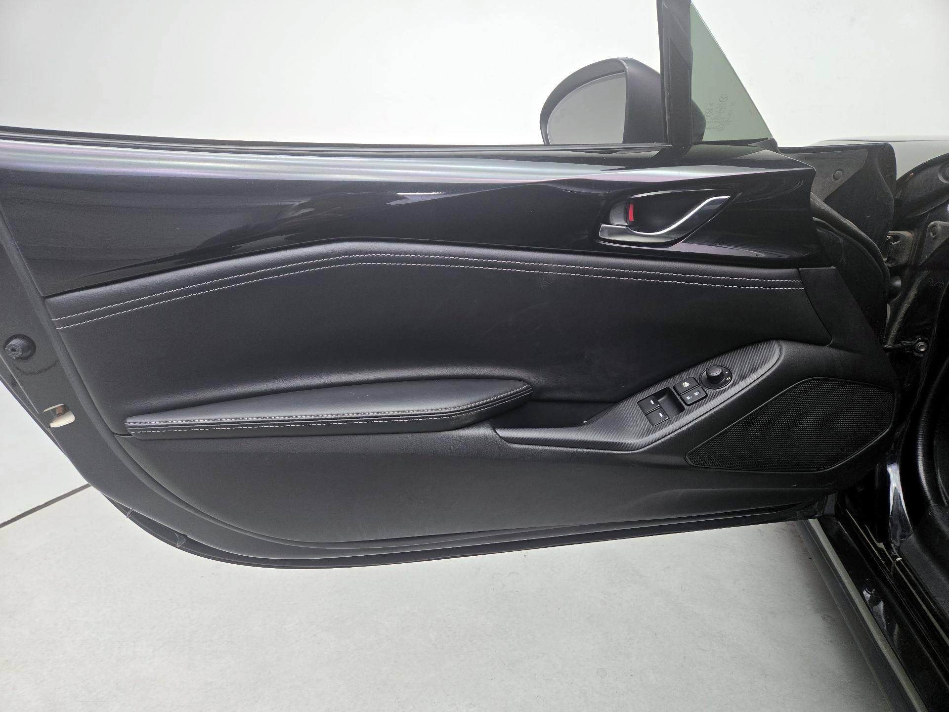 Thumbnail: 2021 Mazda MX-5 Miata - 12