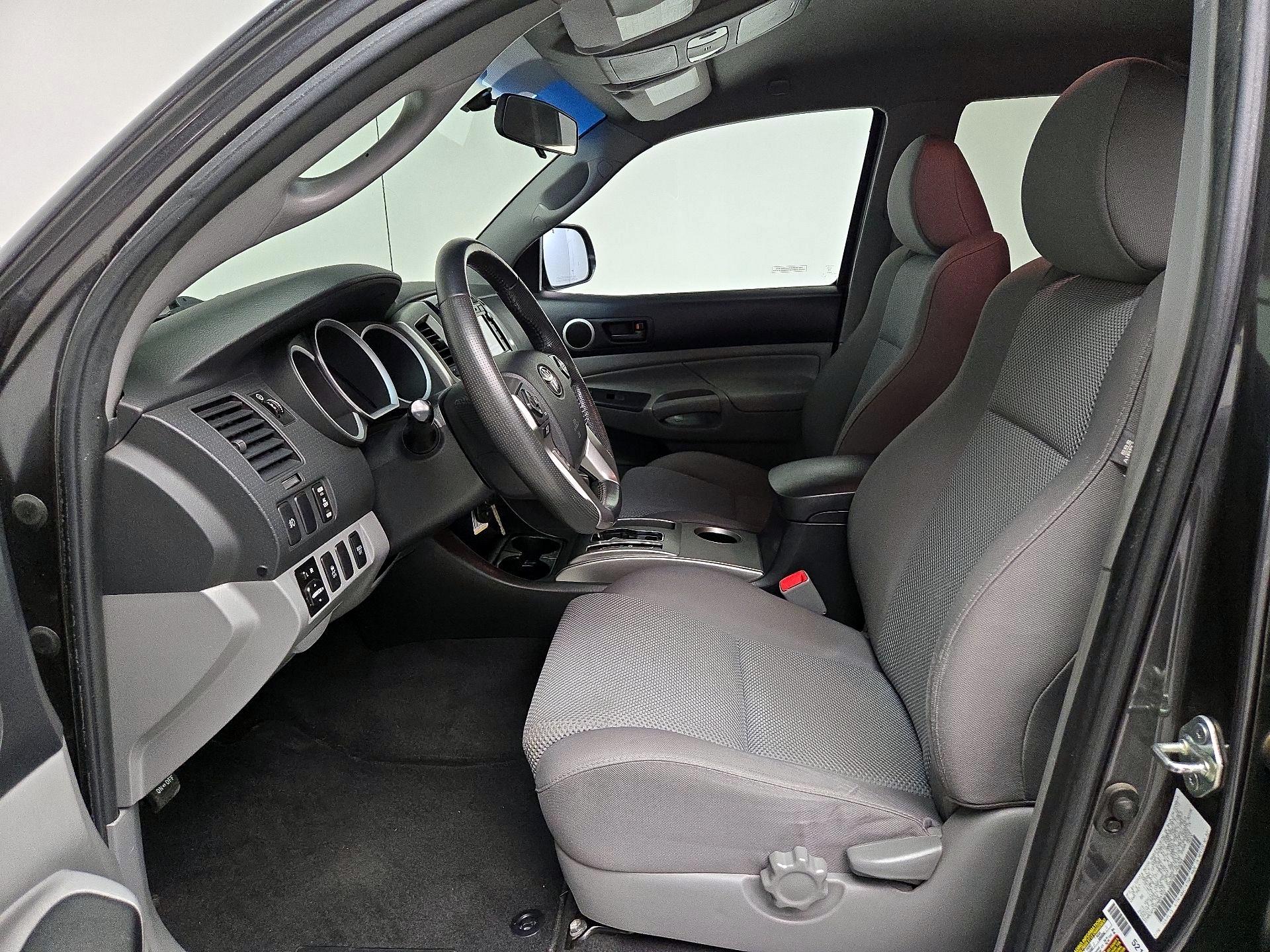 Thumbnail: 2014 Toyota Tacoma - 11