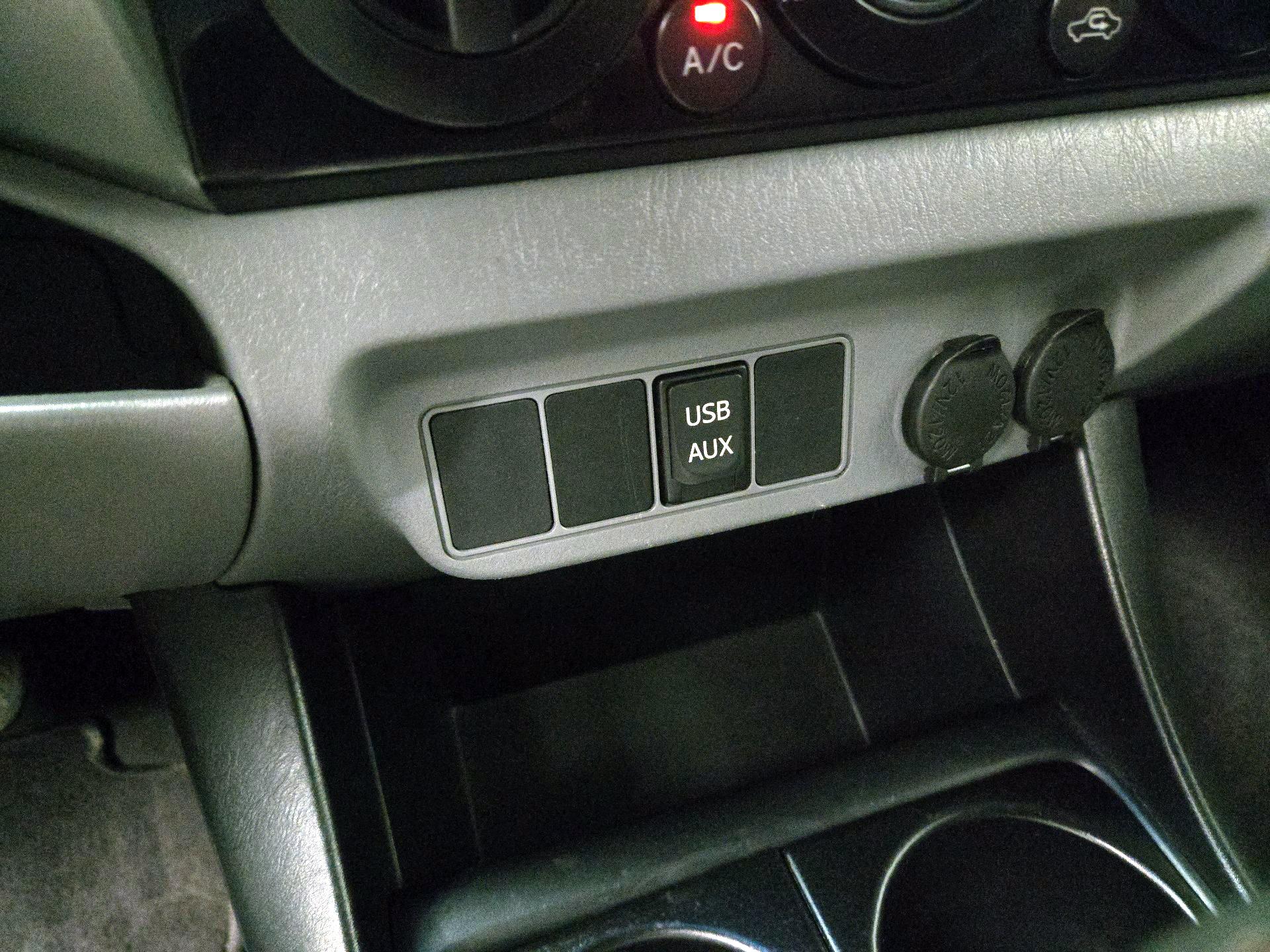 Thumbnail: 2014 Toyota Tacoma - 18