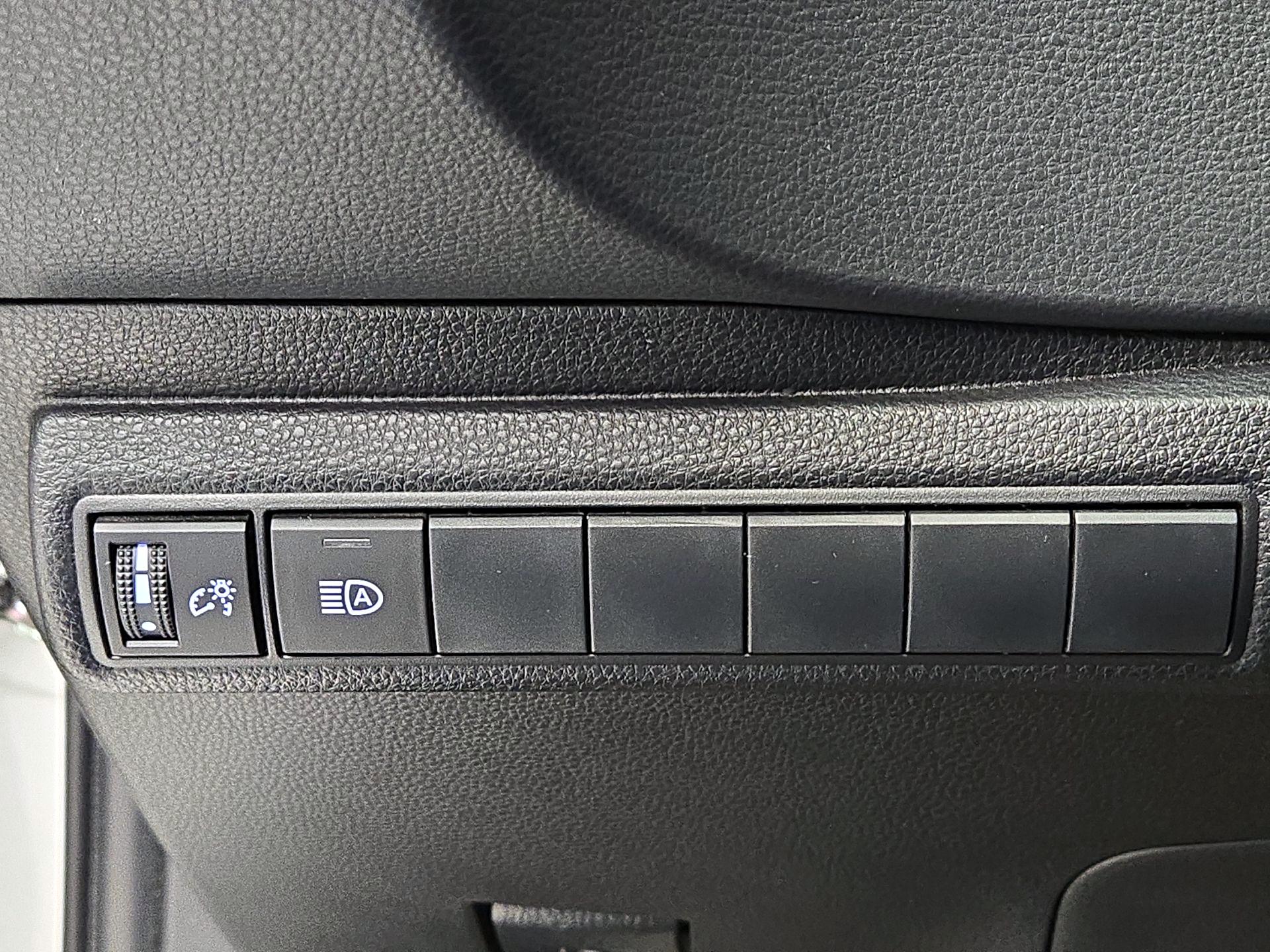 Thumbnail: 2022 Toyota Corolla - 13