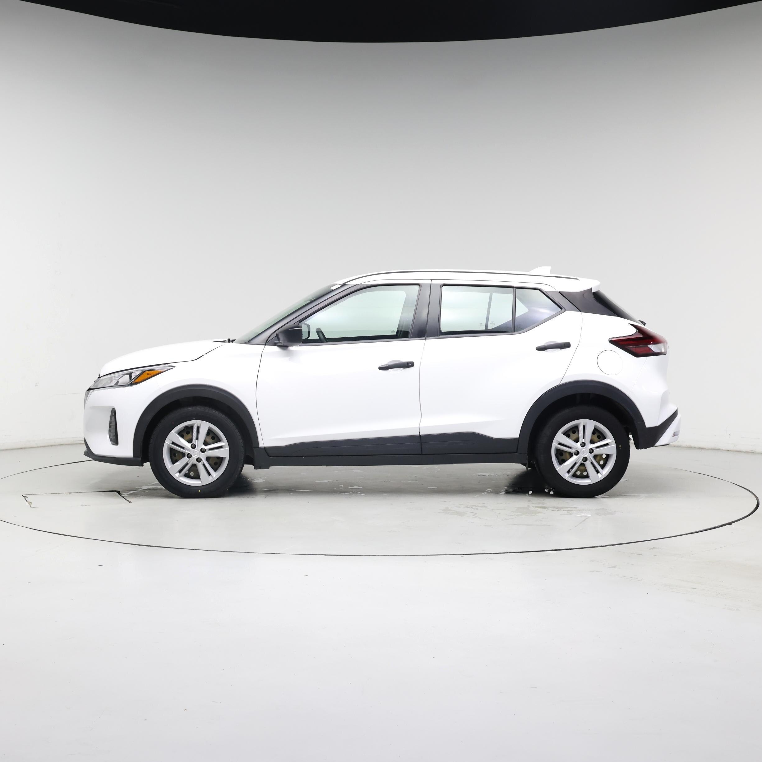 Thumbnail: 2023 Nissan Kicks - 3