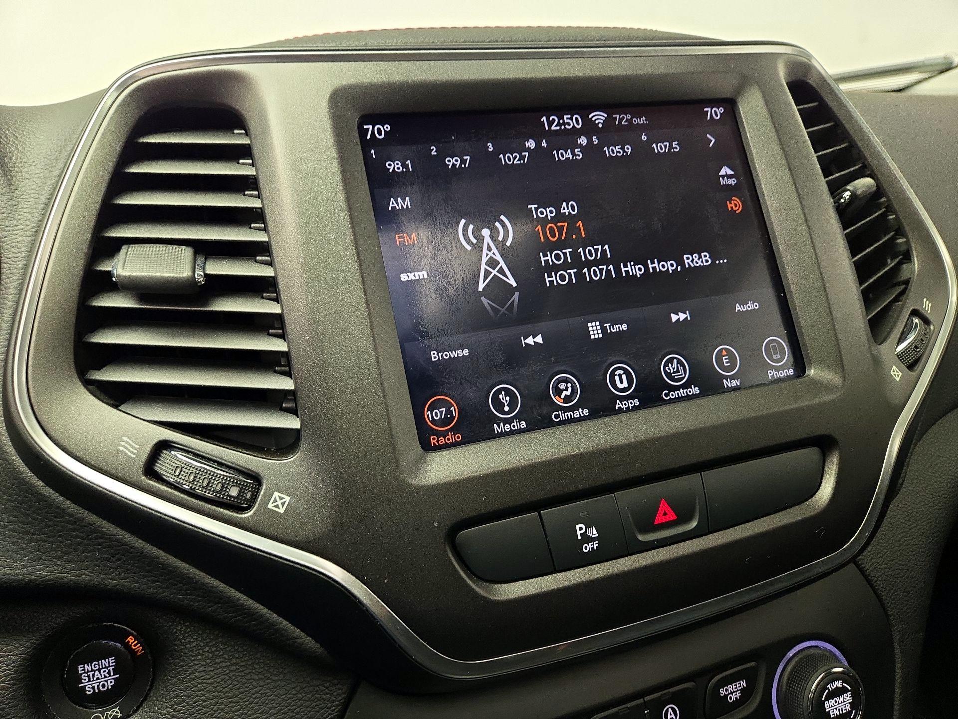 Thumbnail: 2019 Jeep Cherokee - 16