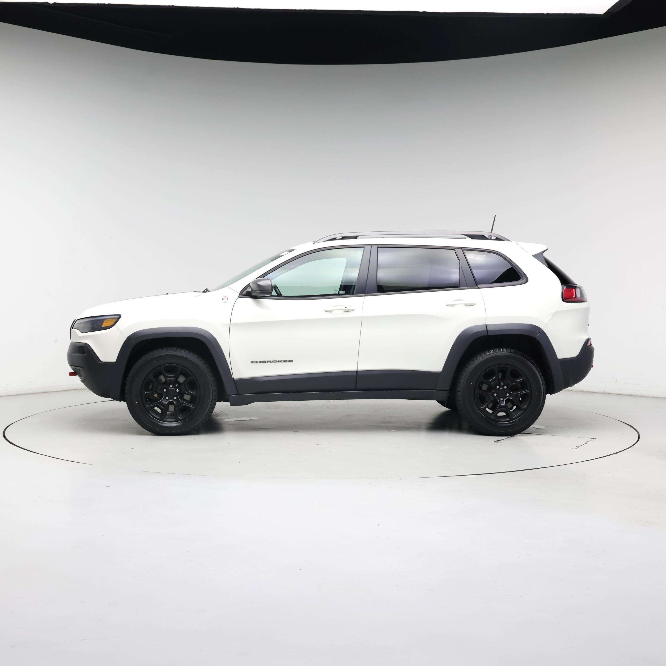 Thumbnail: 2019 Jeep Cherokee - 3