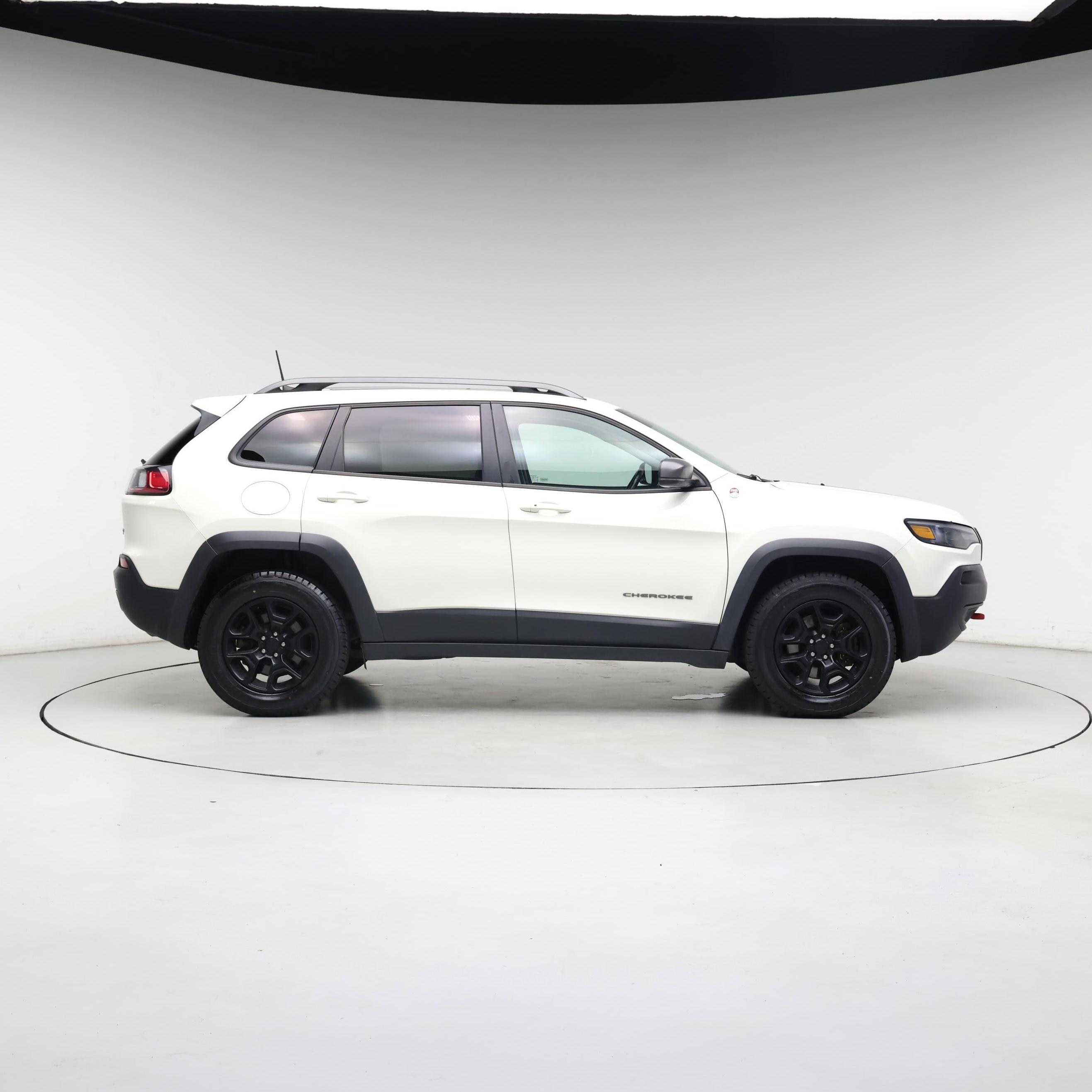 Thumbnail: 2019 Jeep Cherokee - 7