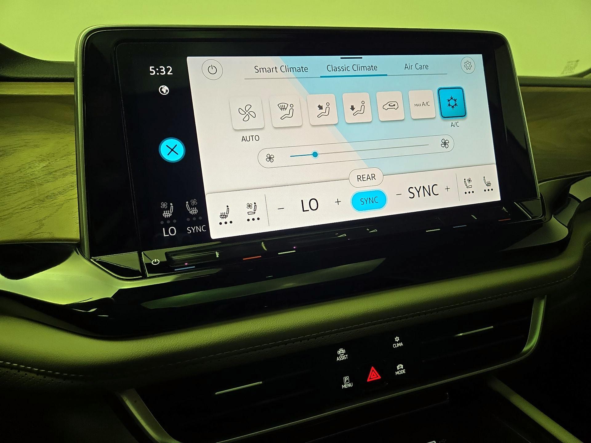 Thumbnail: 2024 Volkswagen Atlas - 16