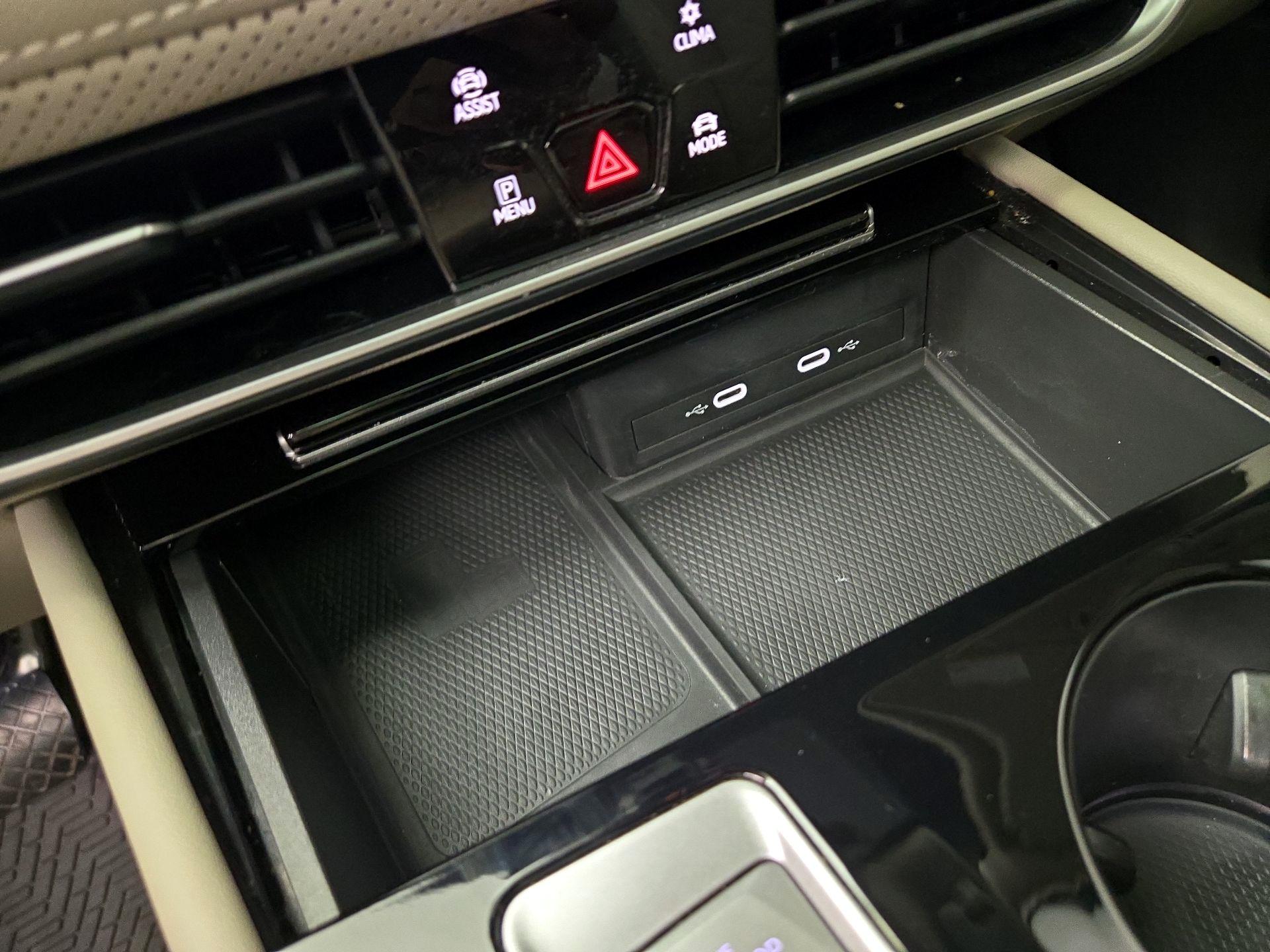 Thumbnail: 2024 Volkswagen Atlas - 18