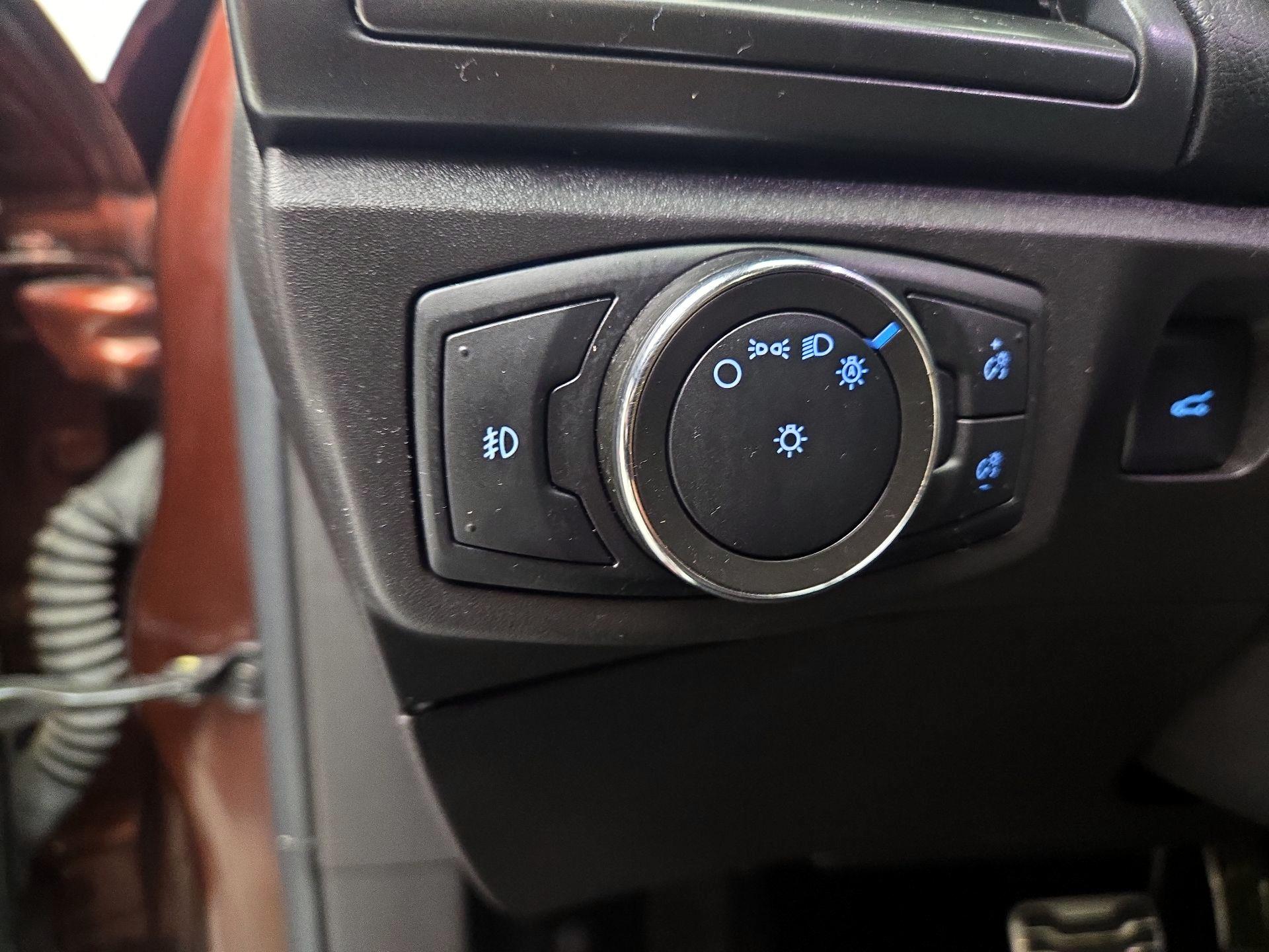 Thumbnail: 2016 Ford Fusion - 13