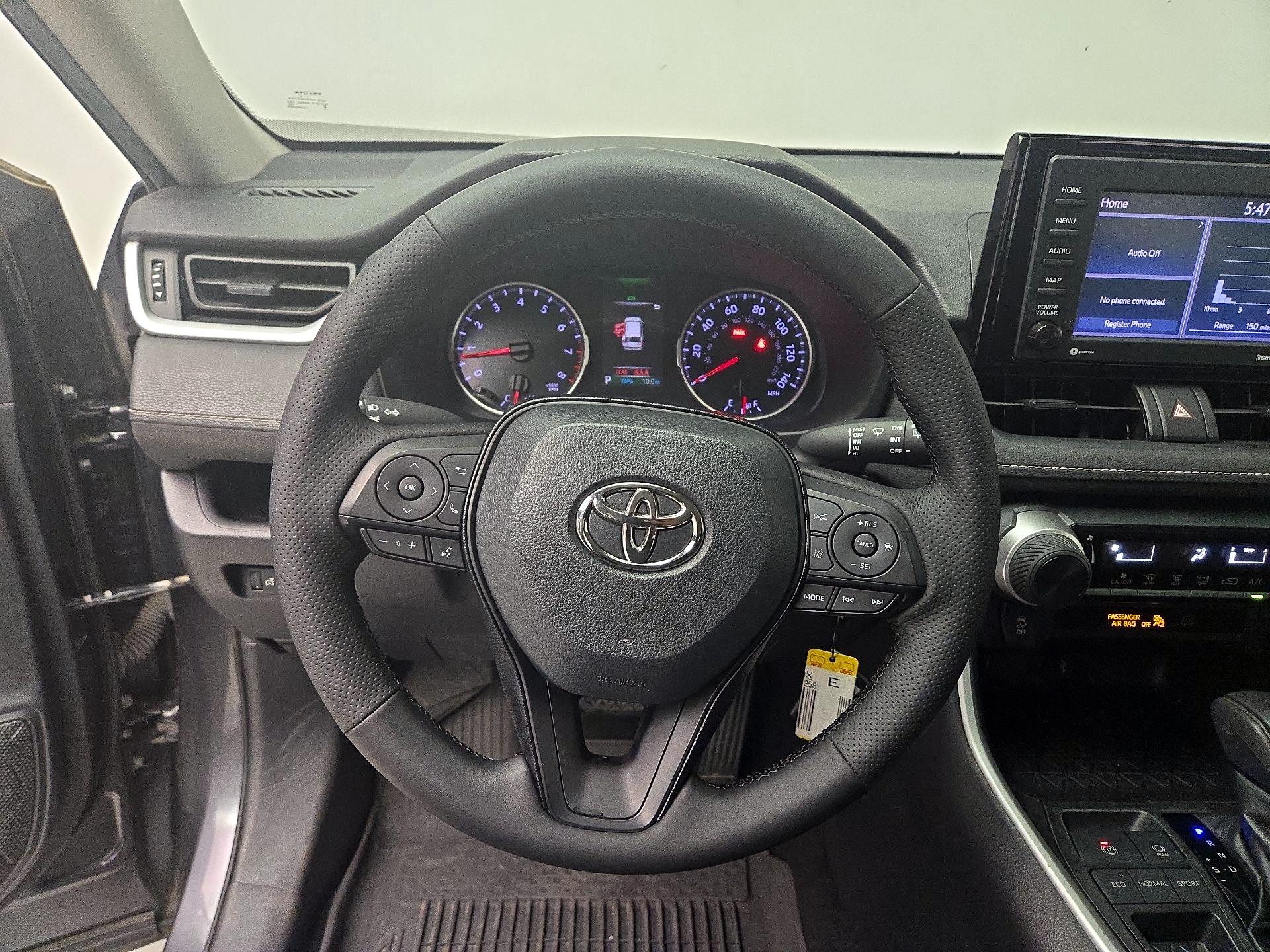 Thumbnail: 2021 Toyota RAV4 - 10