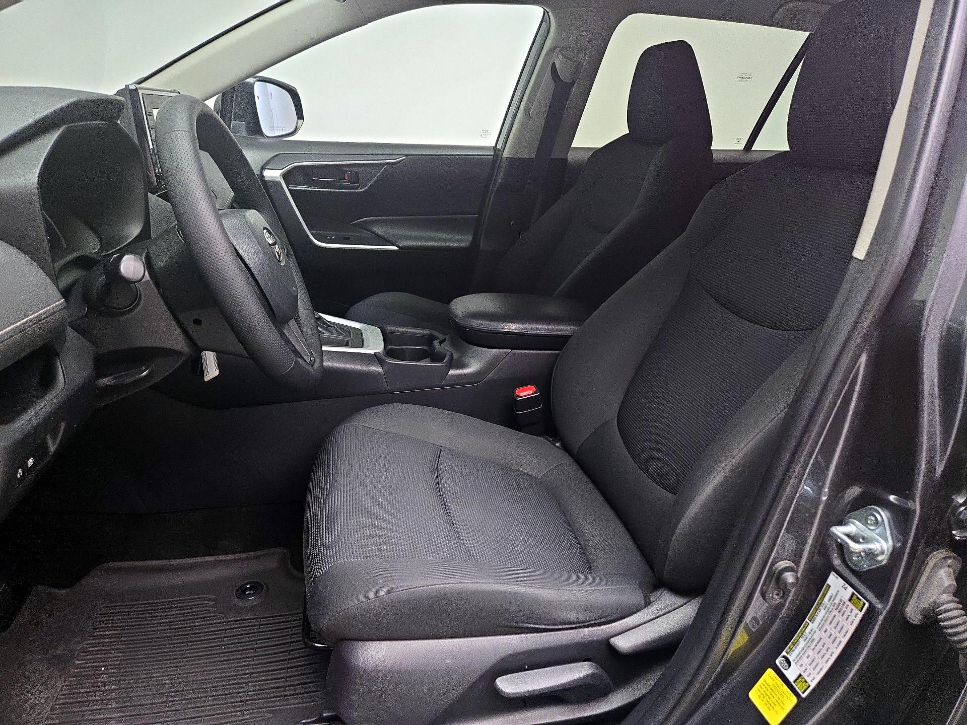 Thumbnail: 2021 Toyota RAV4 - 11