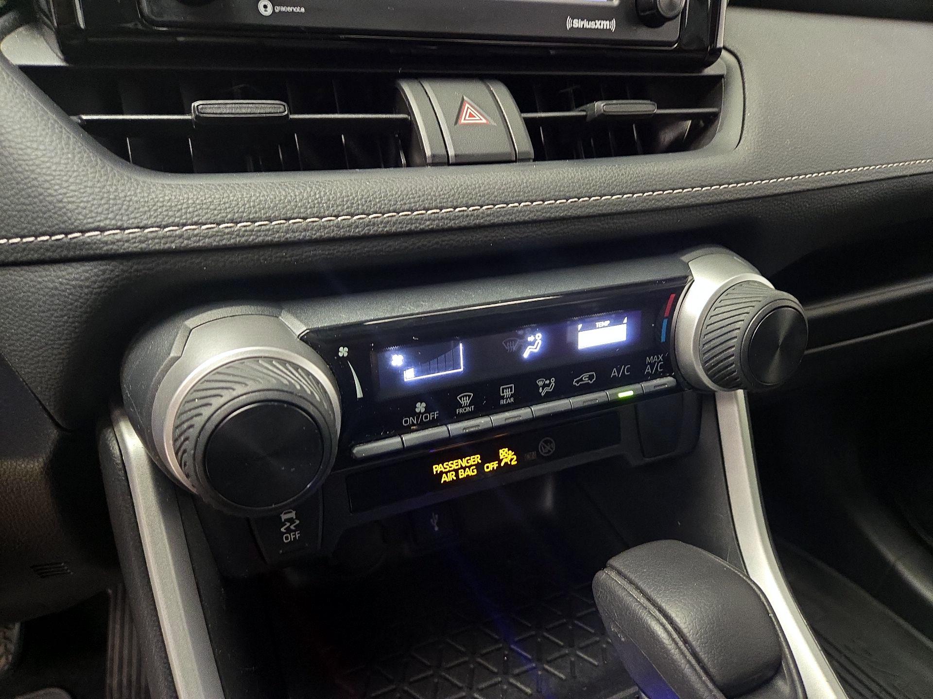 Thumbnail: 2021 Toyota RAV4 - 16