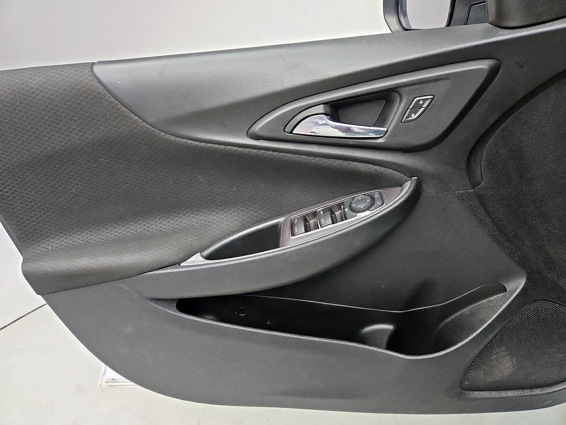 Thumbnail: 2022 Chevrolet Malibu - 12