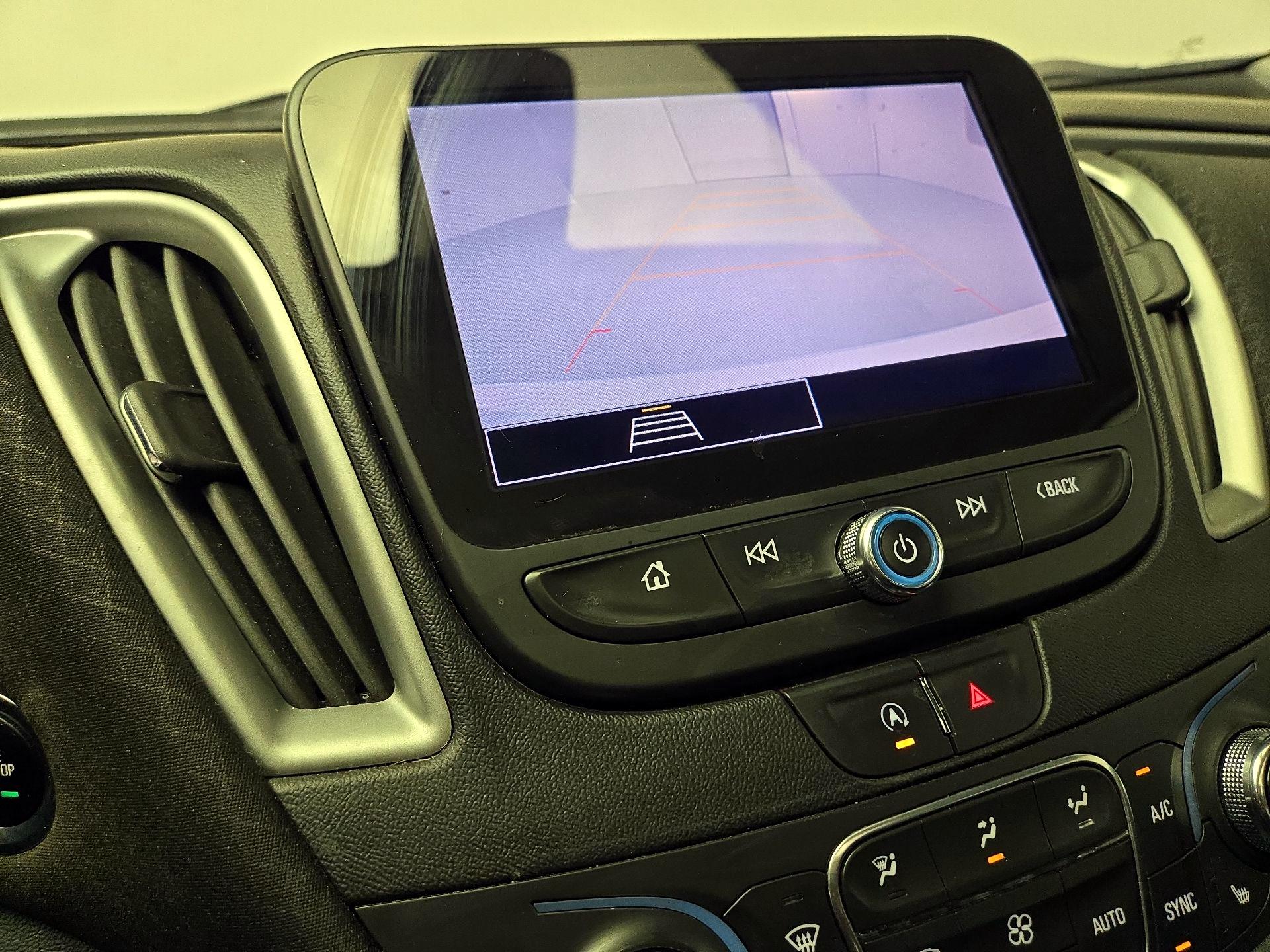 Thumbnail: 2022 Chevrolet Malibu - 14