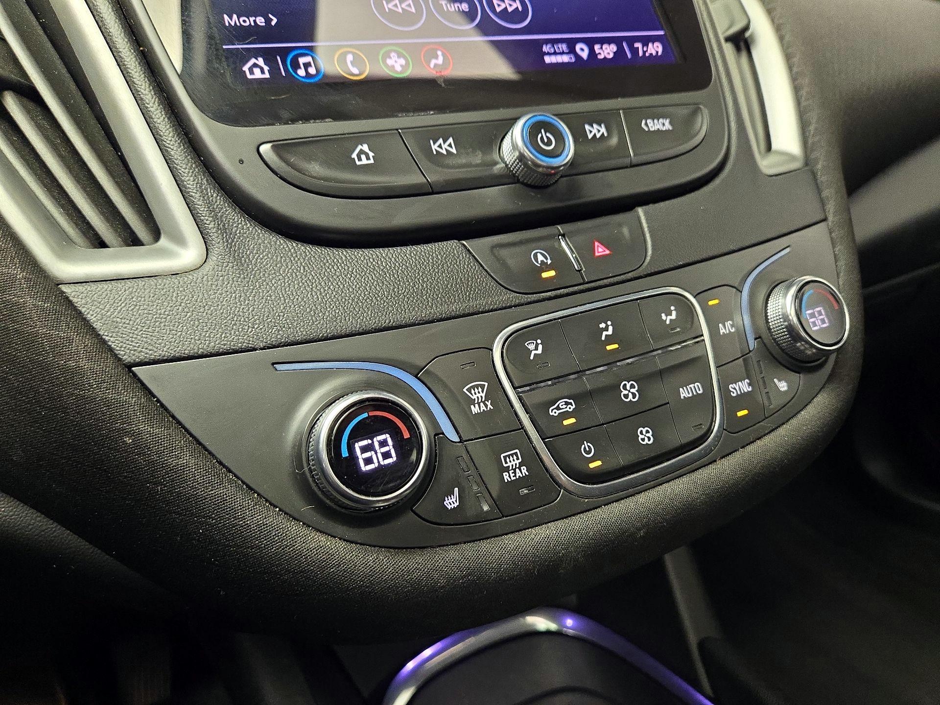 Thumbnail: 2022 Chevrolet Malibu - 16