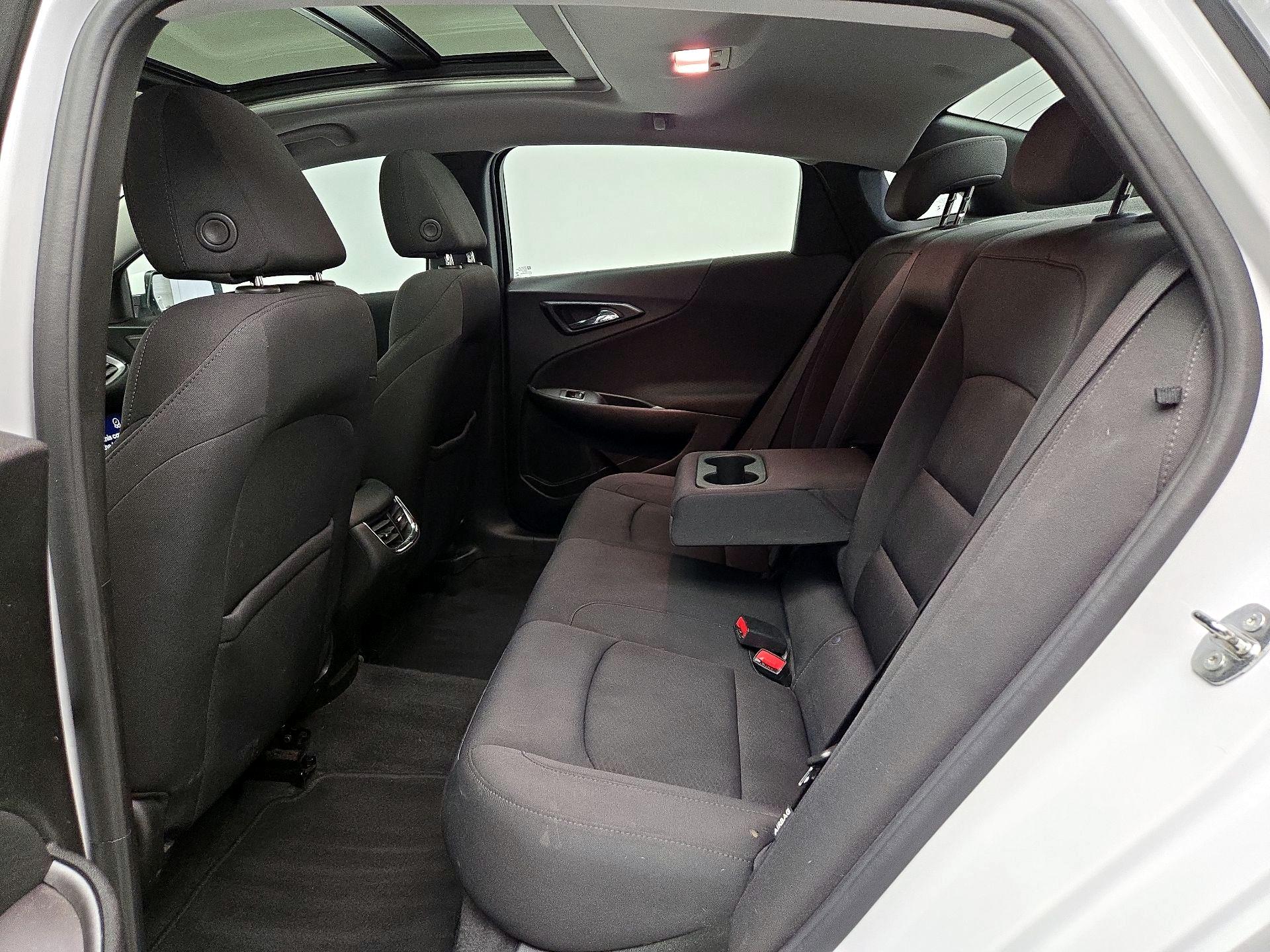 Thumbnail: 2022 Chevrolet Malibu - 20