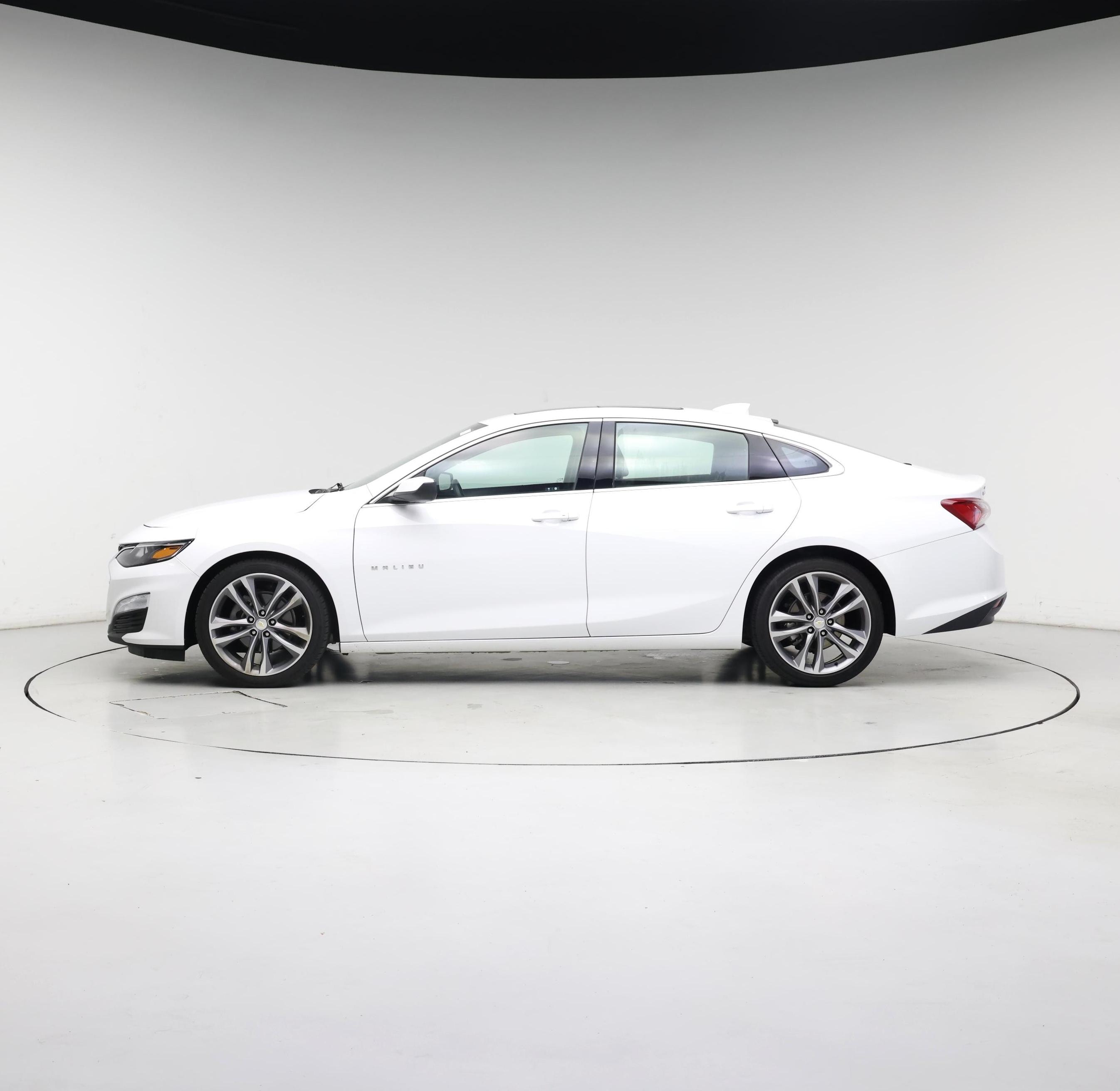 Thumbnail: 2022 Chevrolet Malibu - 3