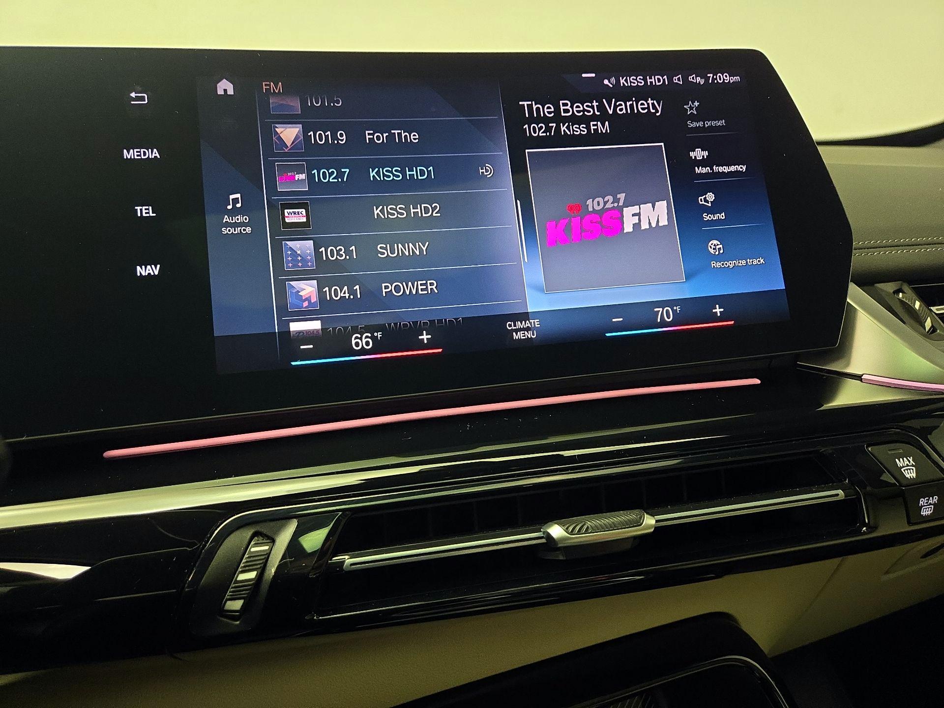 Thumbnail: 2023 BMW X1 - 16