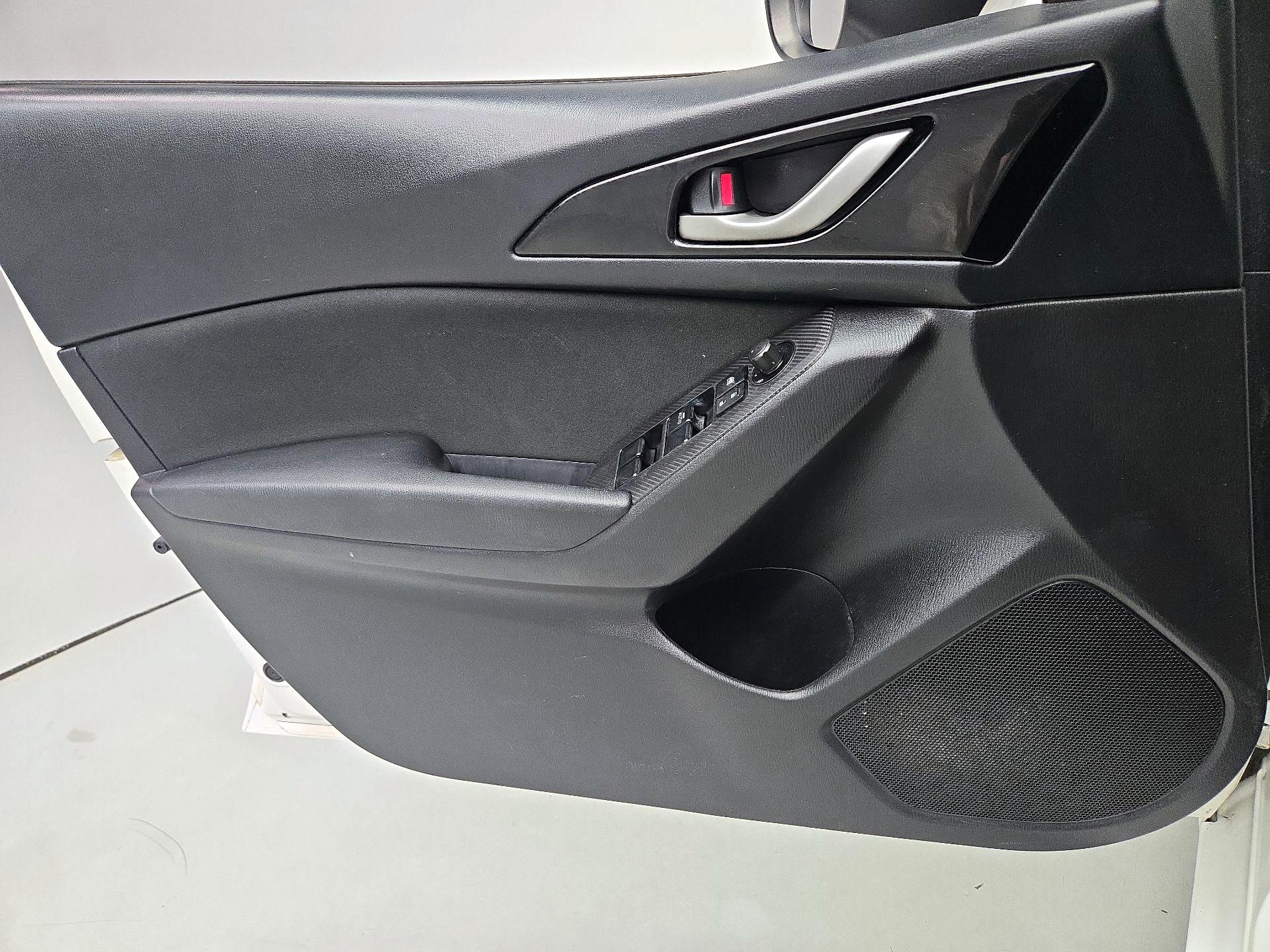 Thumbnail: 2016 Mazda Mazda3 - 12