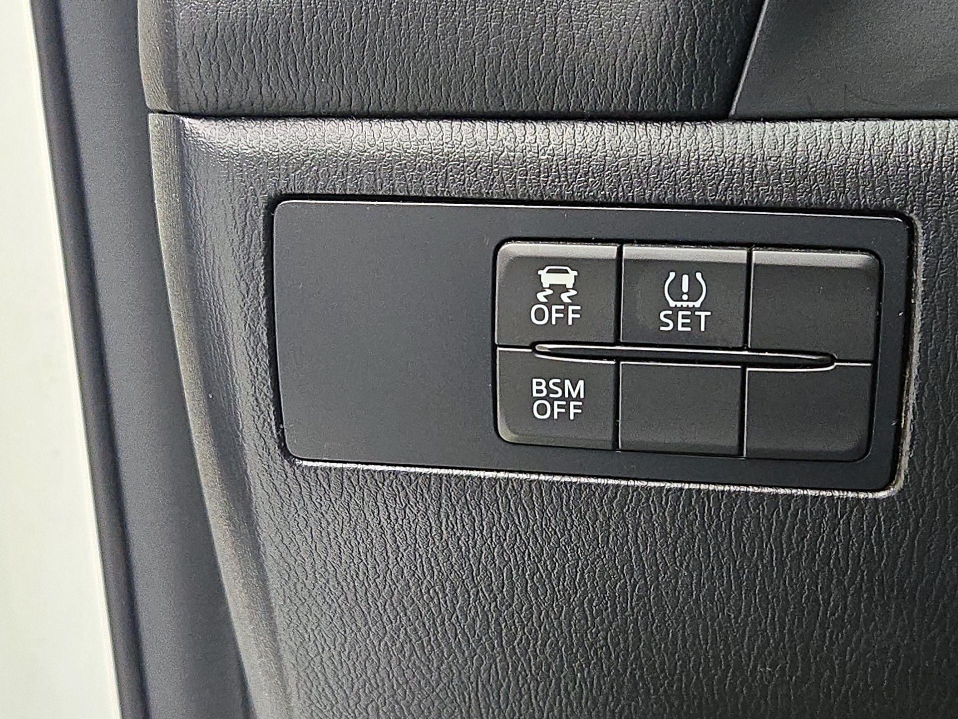 Thumbnail: 2016 Mazda Mazda3 - 13