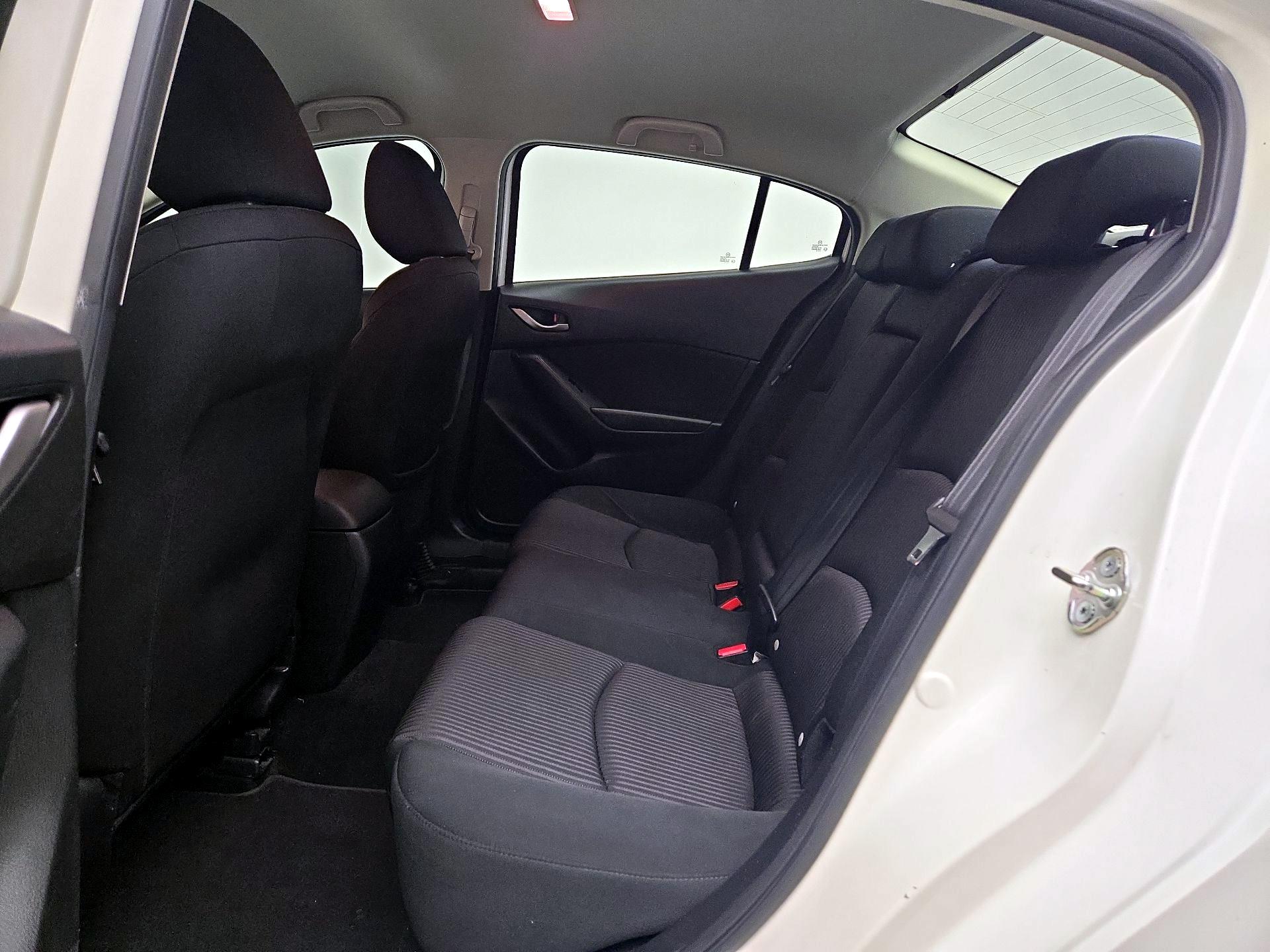 Thumbnail: 2016 Mazda Mazda3 - 18