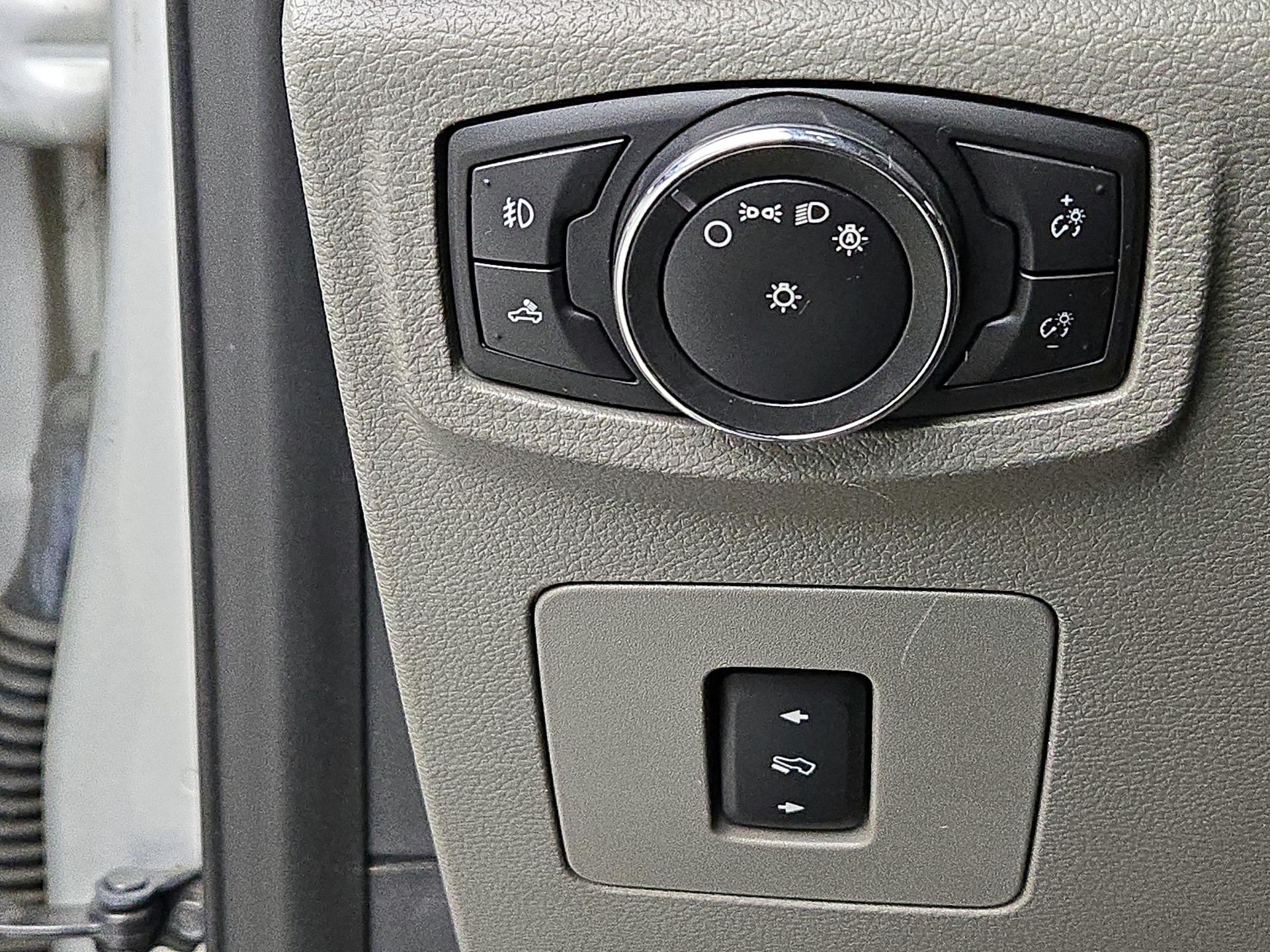 Thumbnail: 2016 Ford F-150 - 13