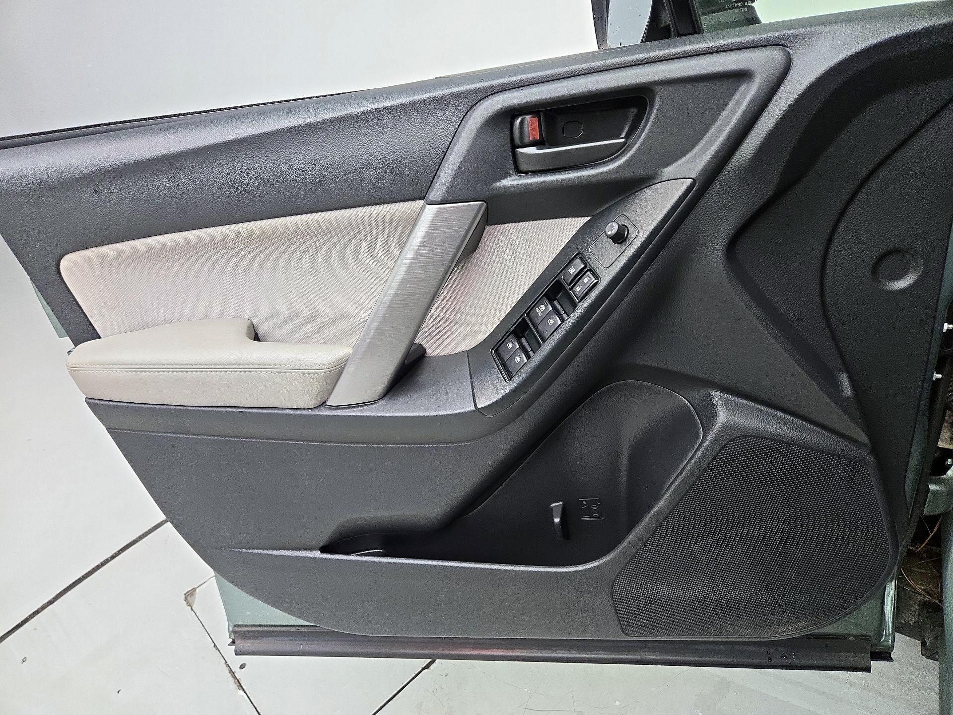 Thumbnail: 2016 Subaru Forester - 12