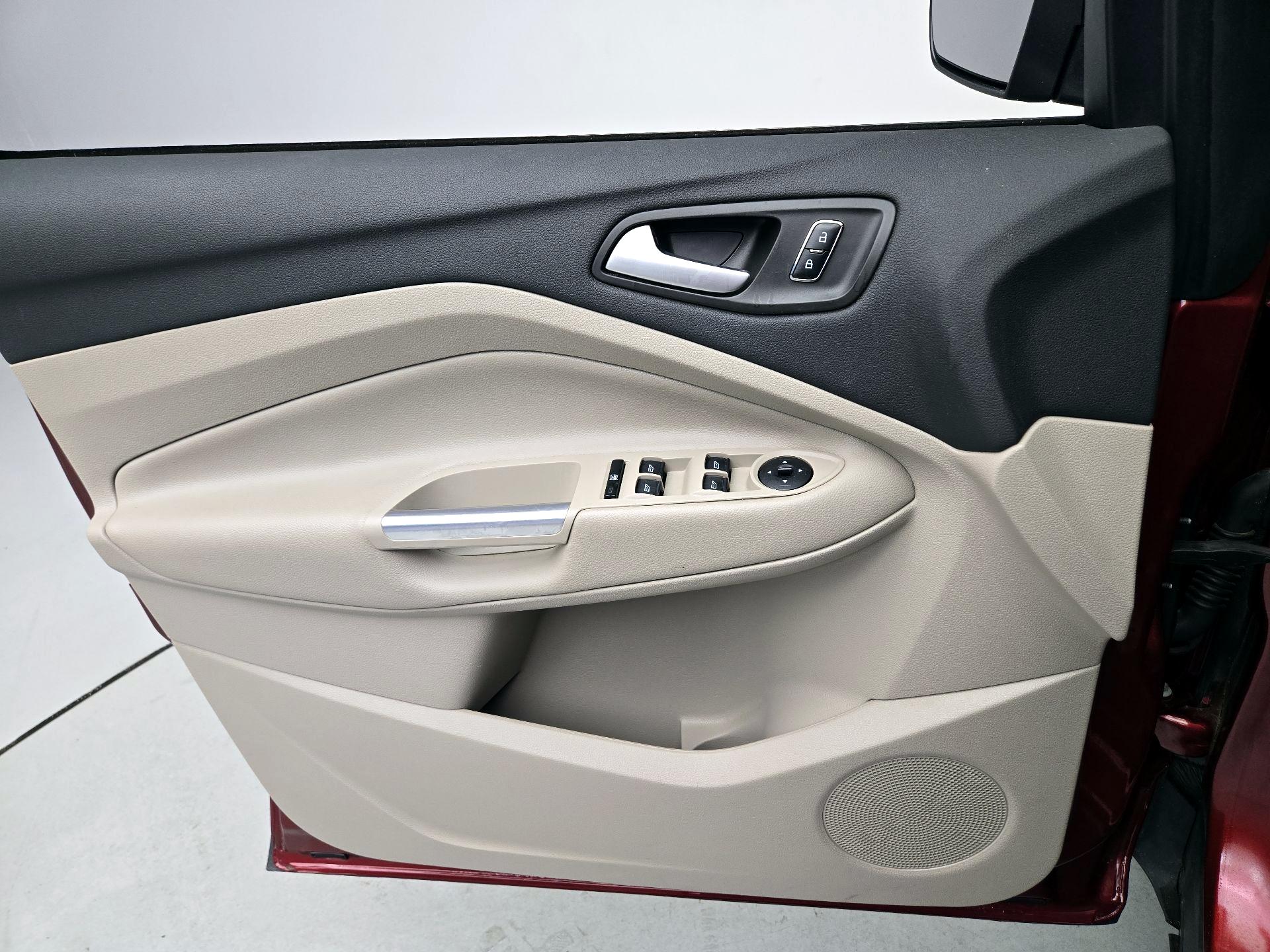 Thumbnail: 2016 Ford Escape - 12