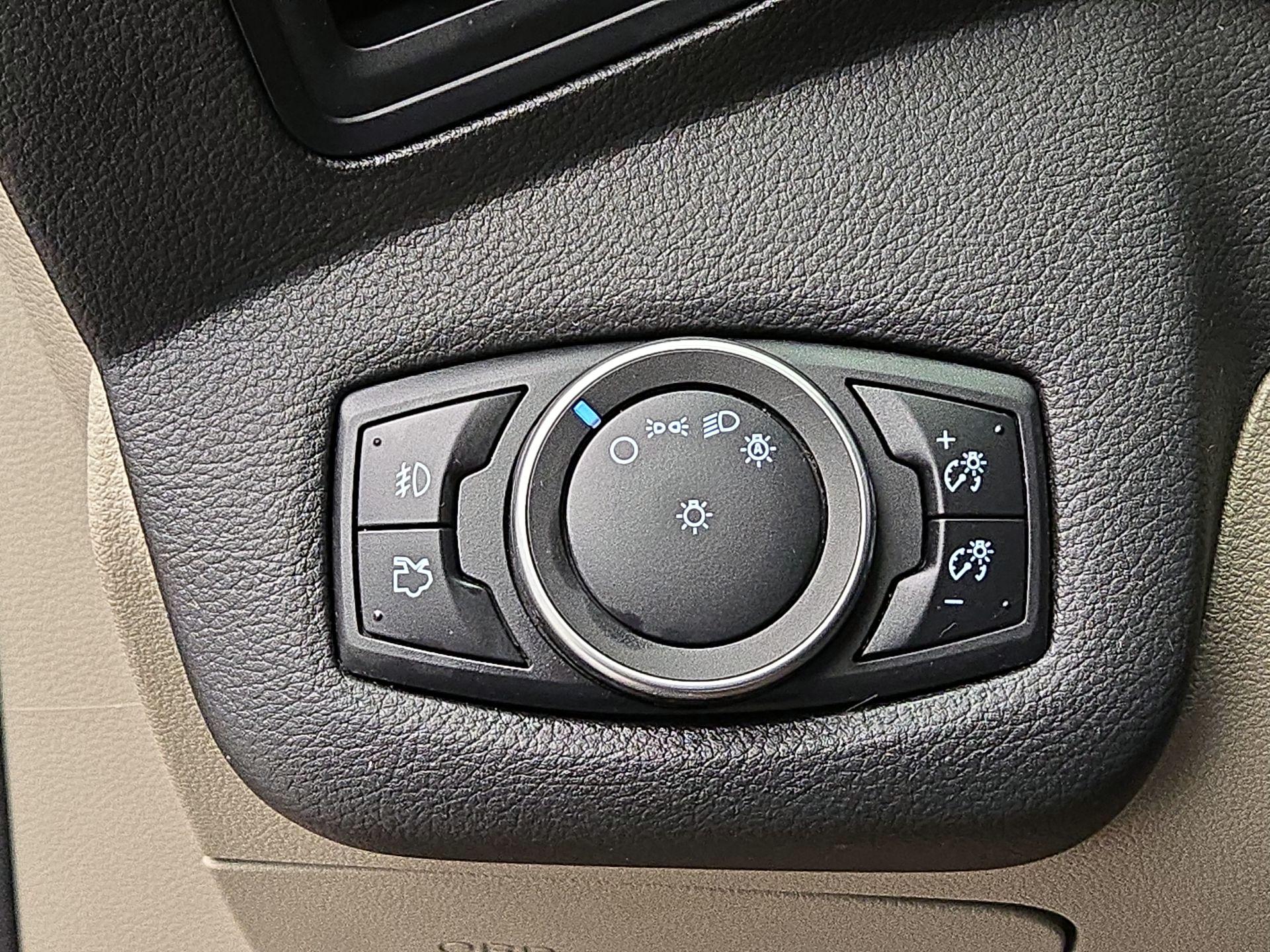 Thumbnail: 2016 Ford Escape - 13