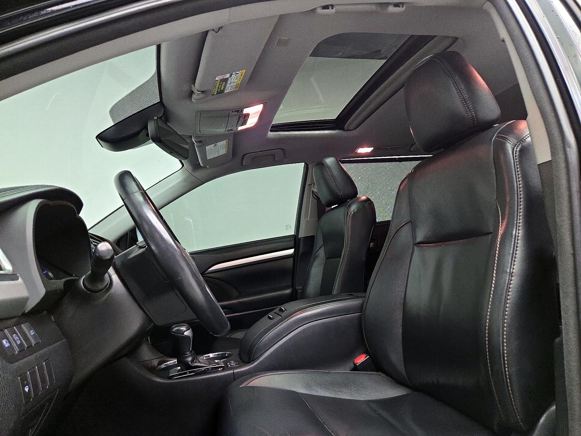 Thumbnail: 2018 Toyota Highlander - 20