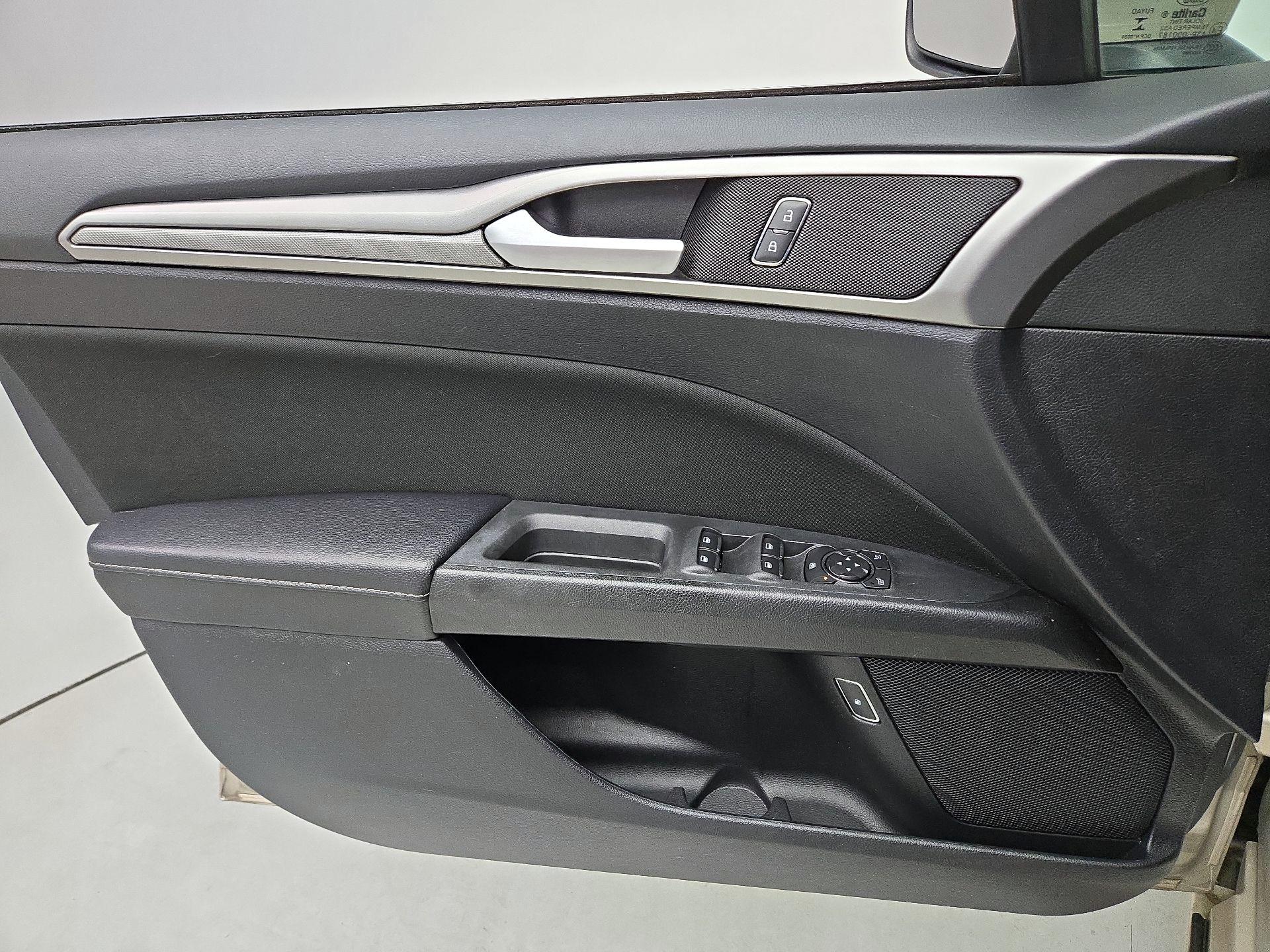 Thumbnail: 2019 Ford Fusion - 12