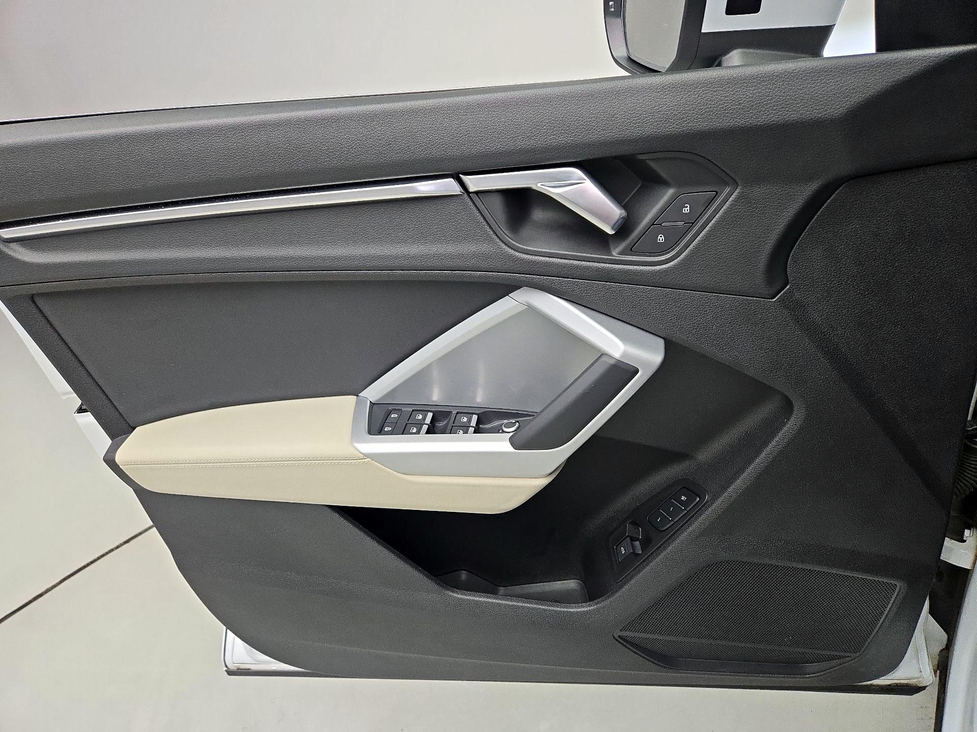 Thumbnail: 2022 Audi Q3 - 12