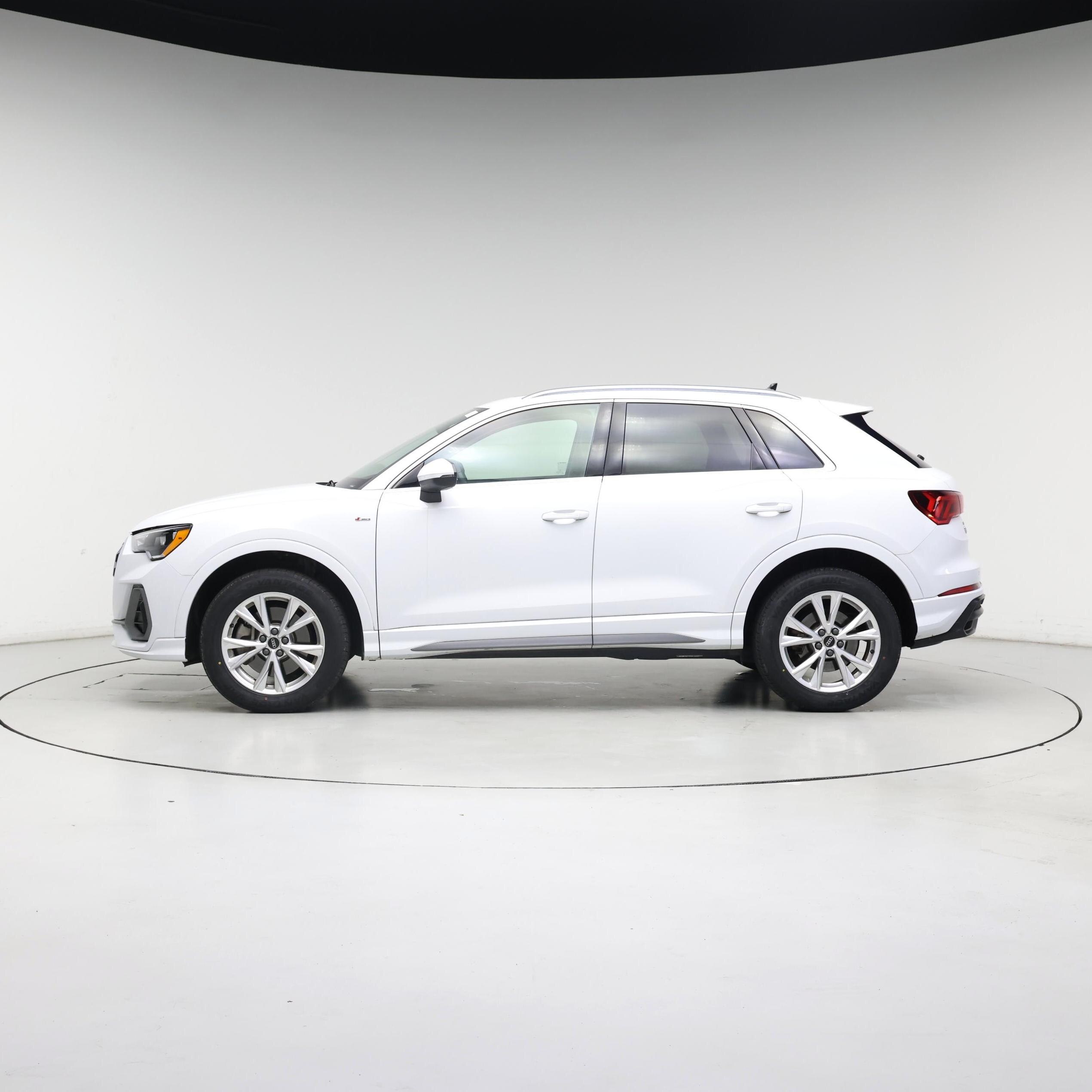 Thumbnail: 2022 Audi Q3 - 3