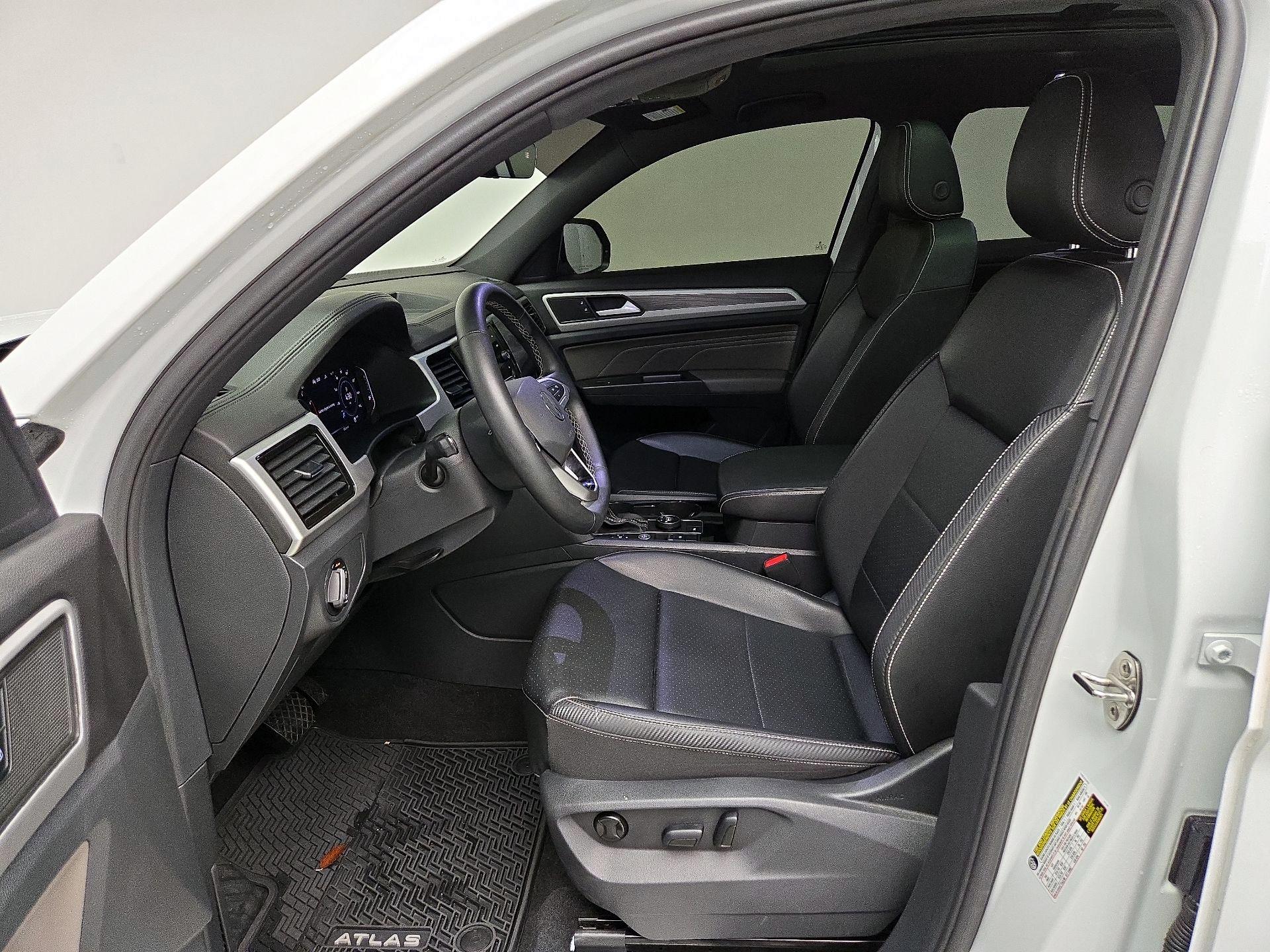 Thumbnail: 2022 Volkswagen Atlas - 11