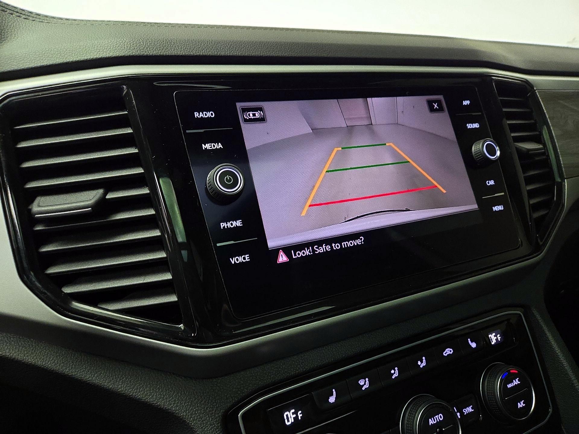 Thumbnail: 2022 Volkswagen Atlas - 14