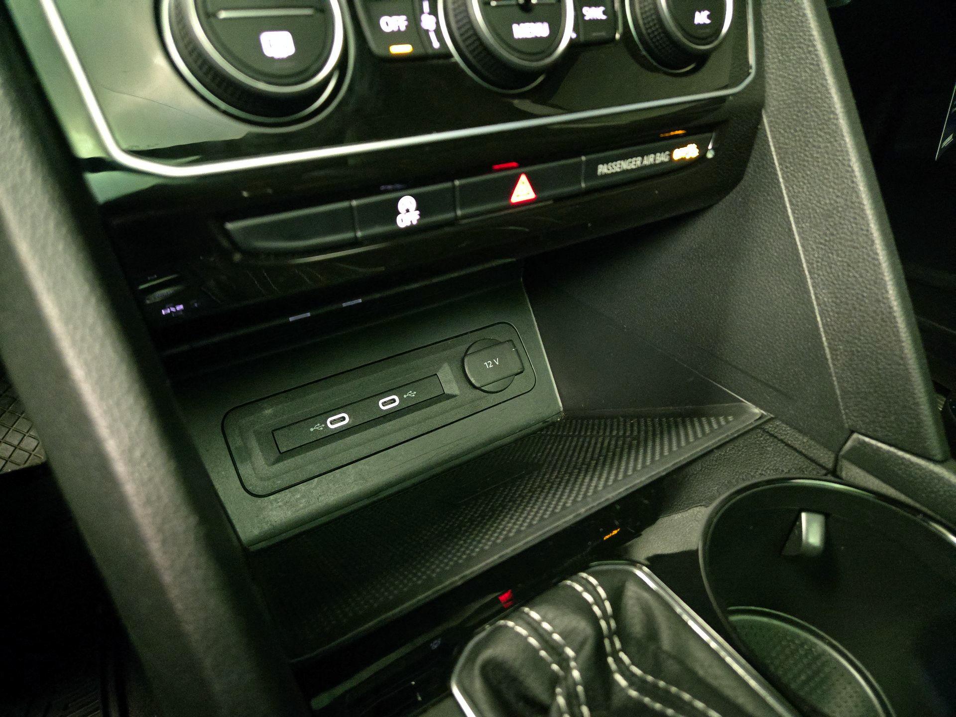 Thumbnail: 2022 Volkswagen Atlas - 18