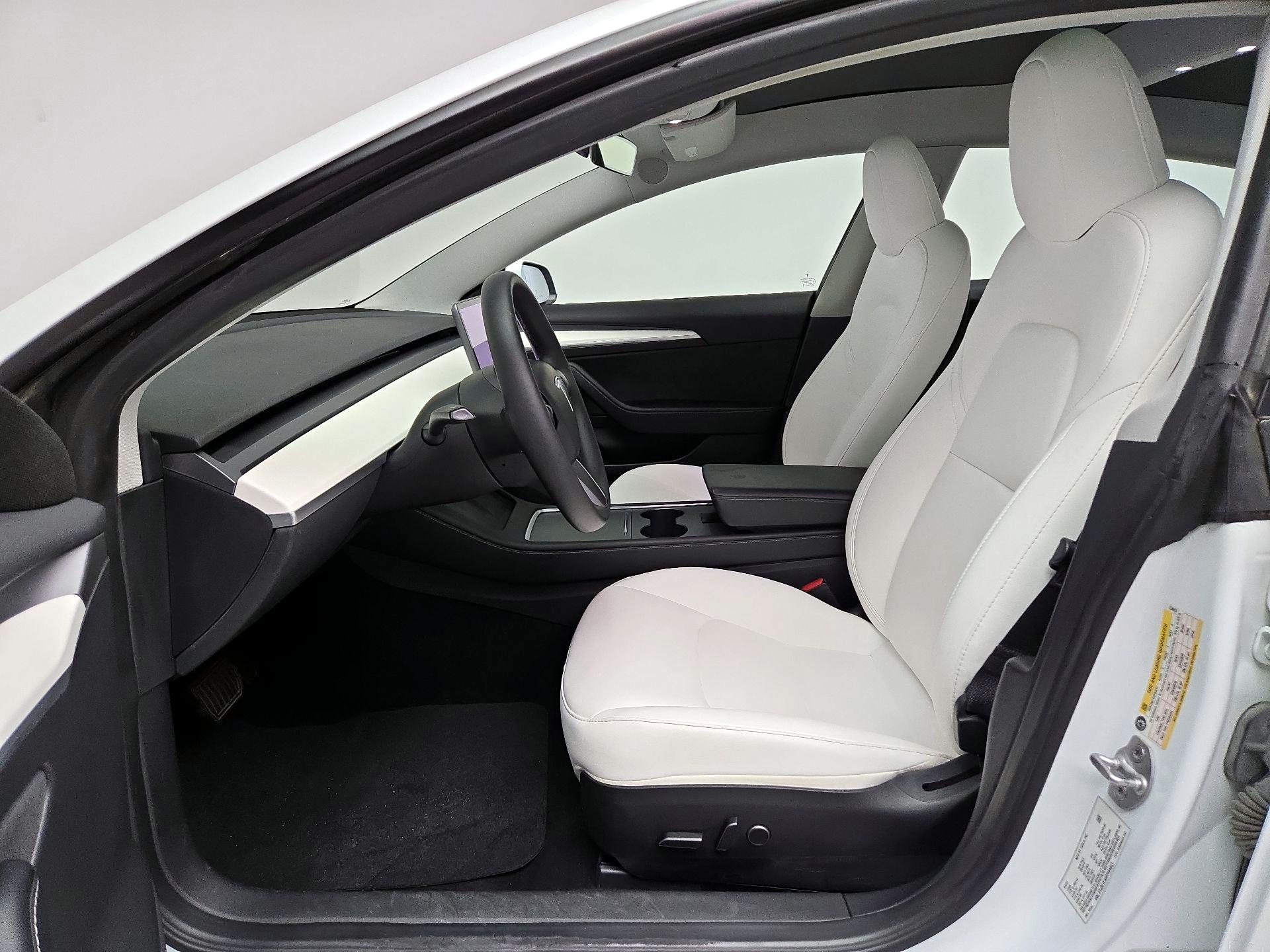 Thumbnail: 2023 Tesla Model 3 - 11