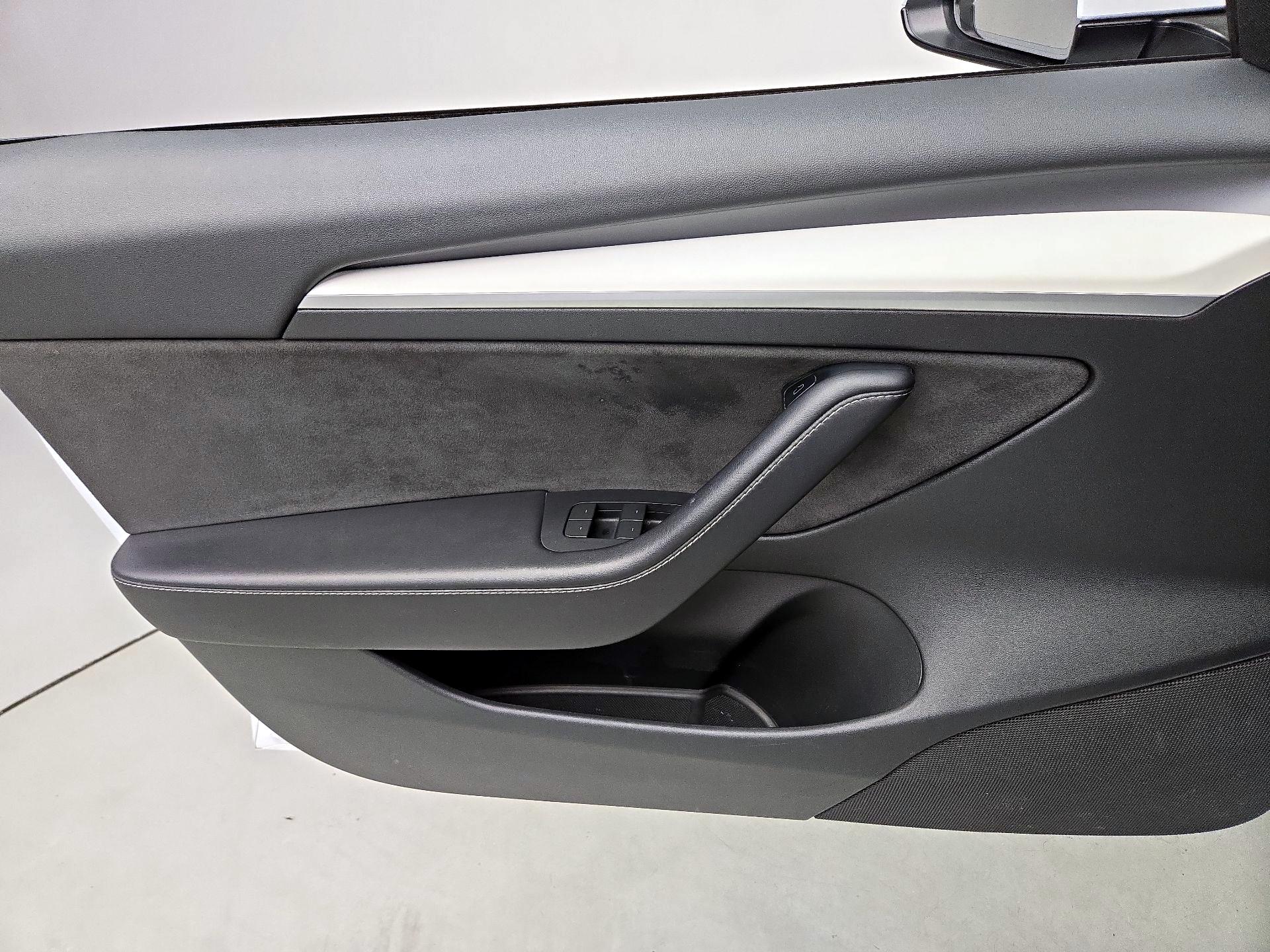 Thumbnail: 2023 Tesla Model 3 - 12