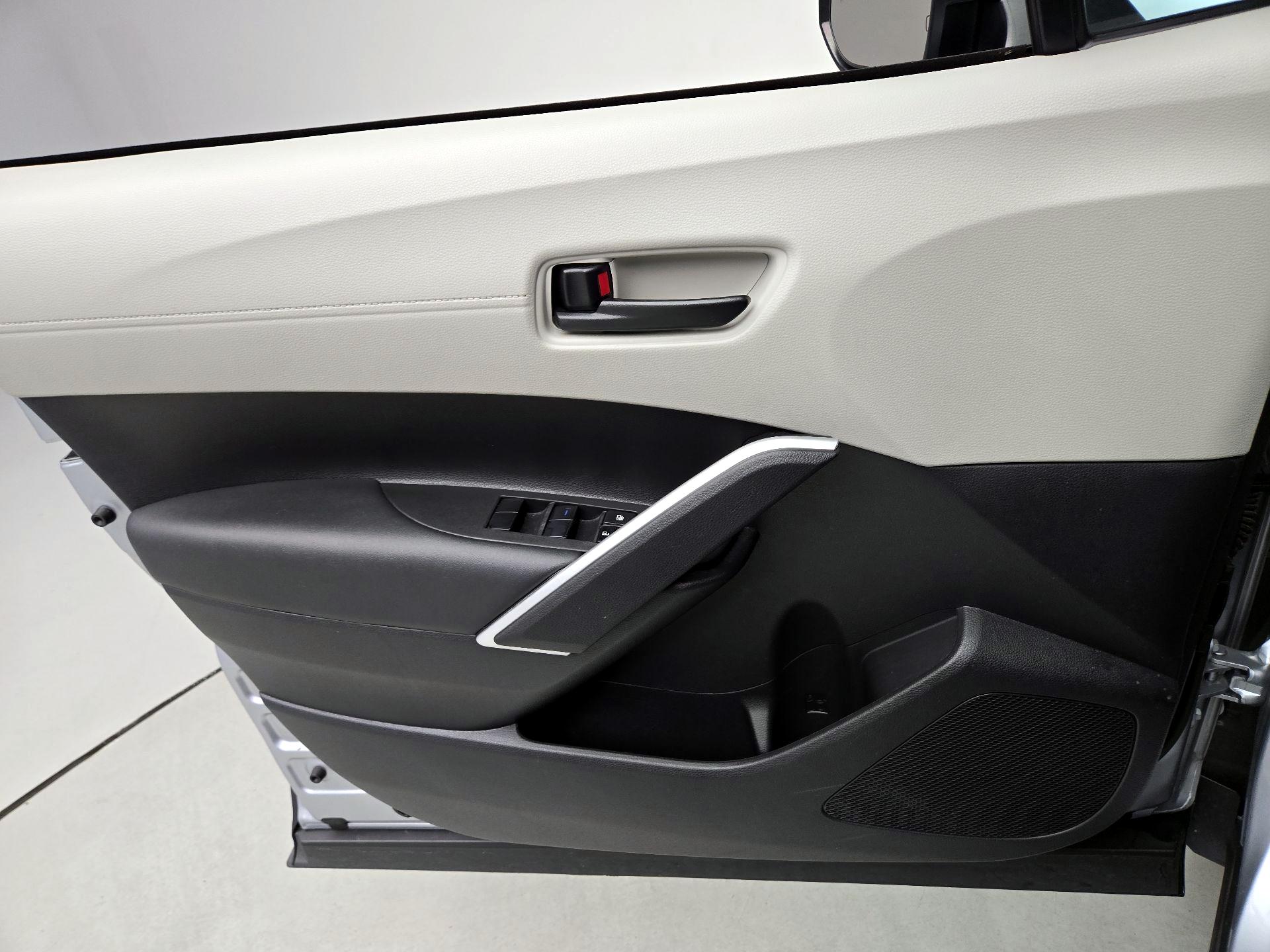 Thumbnail: 2022 Toyota Corolla Cross - 12