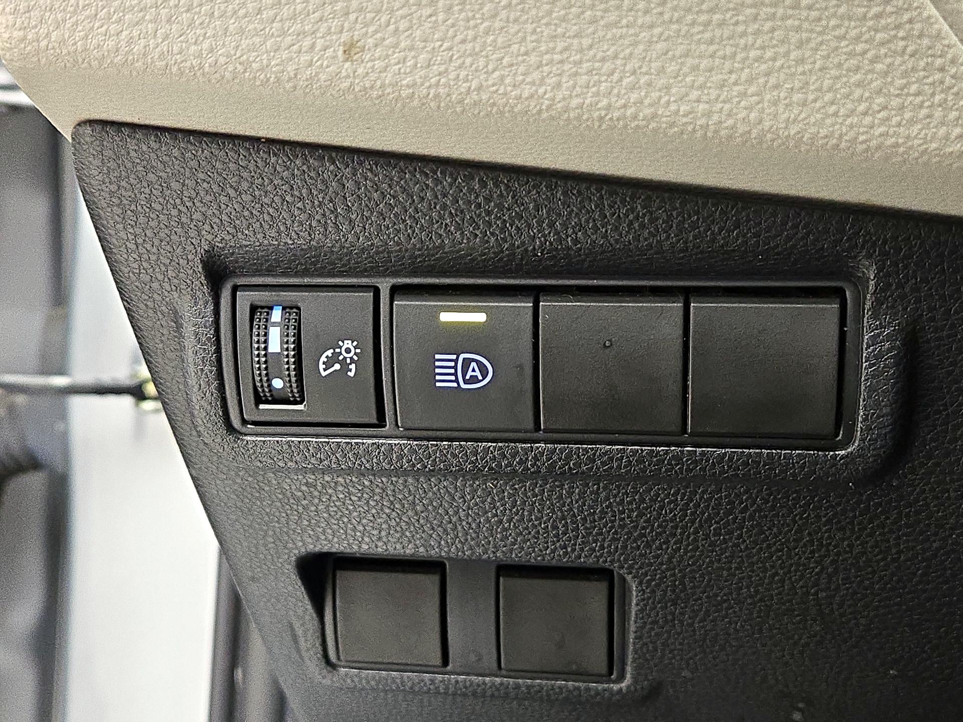 Thumbnail: 2022 Toyota Corolla Cross - 13