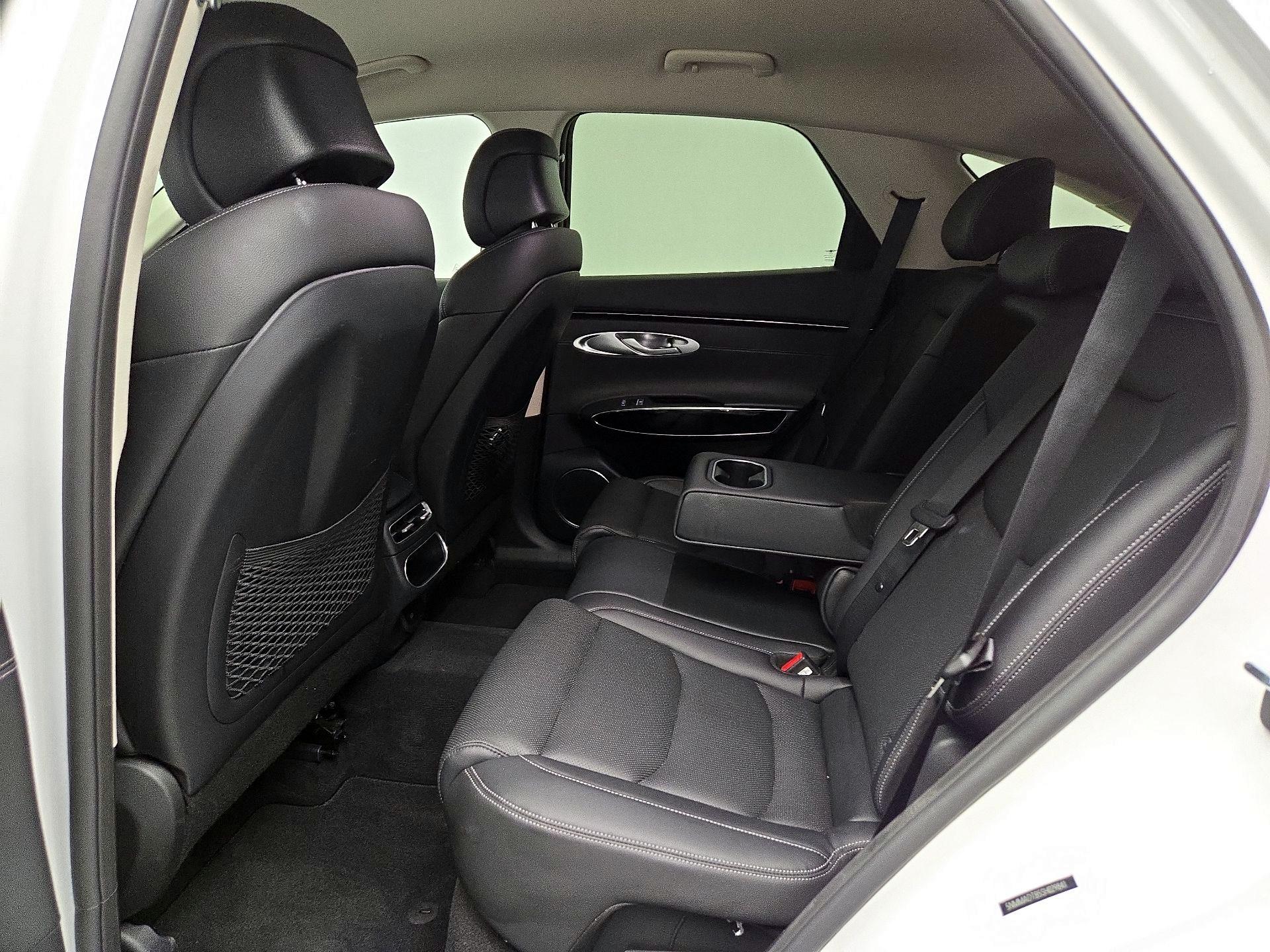 Thumbnail: 2025 Genesis GV70 - 20