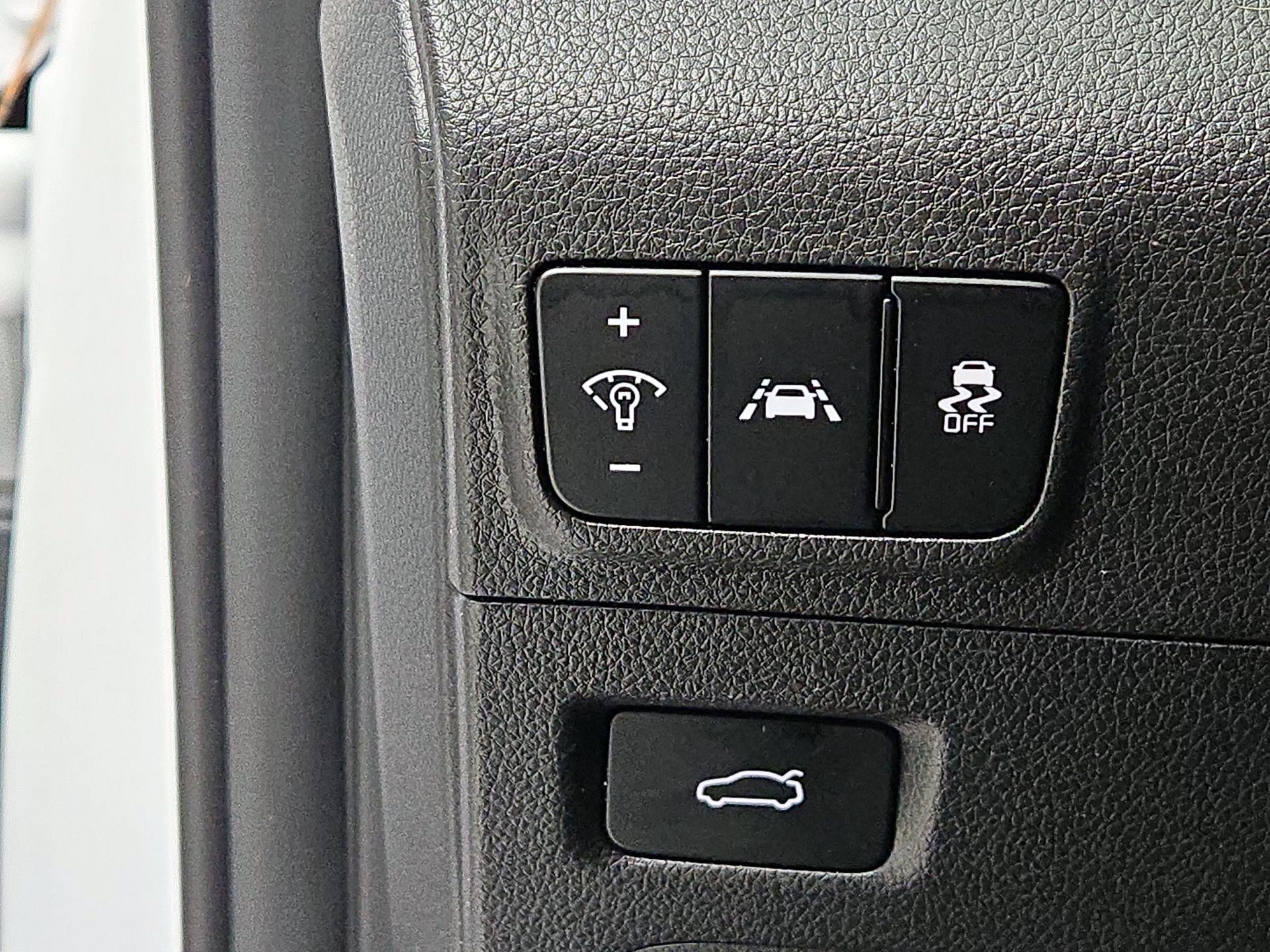 Thumbnail: 2023 Kia K5 - 13