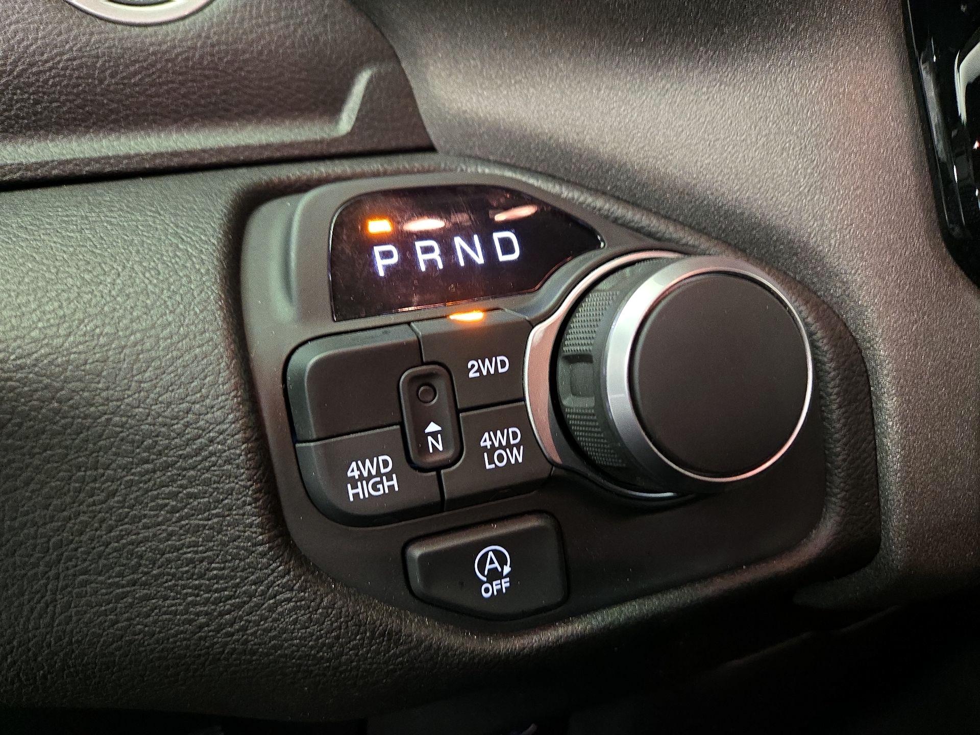 Thumbnail: 2025 RAM 1500 - 17