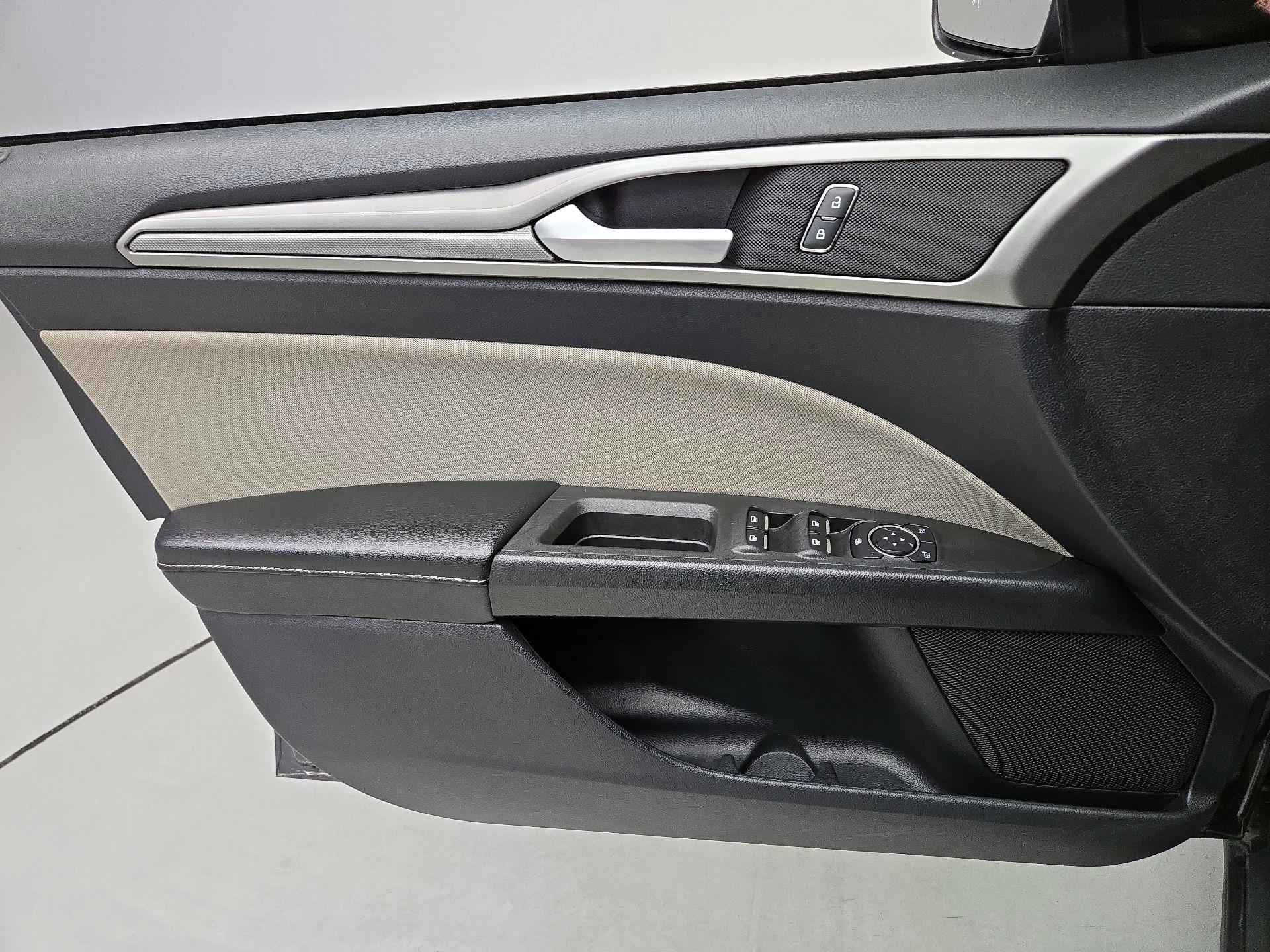 Thumbnail: 2020 Ford Fusion - 12