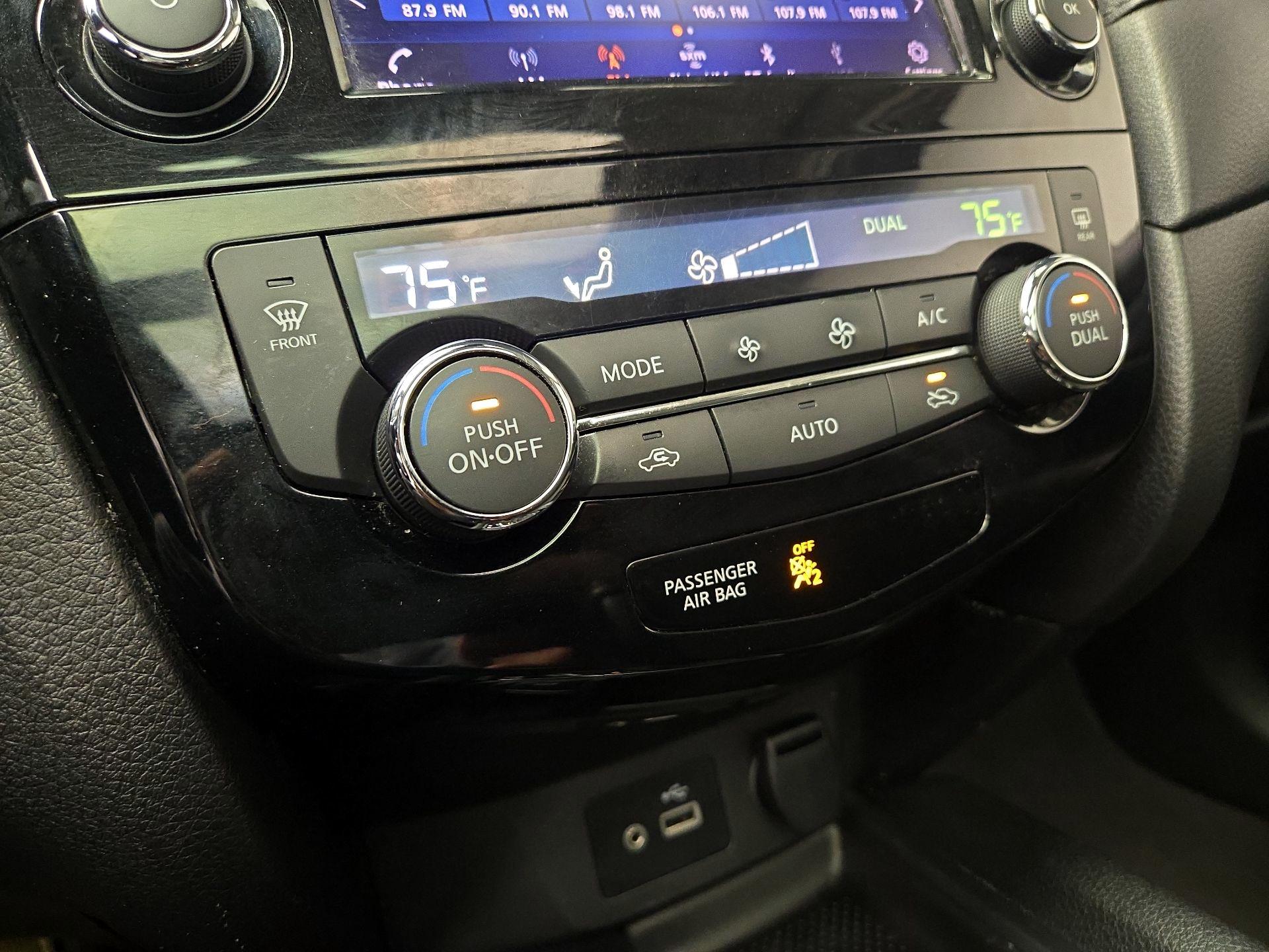 Thumbnail: 2020 Nissan Rogue - 17