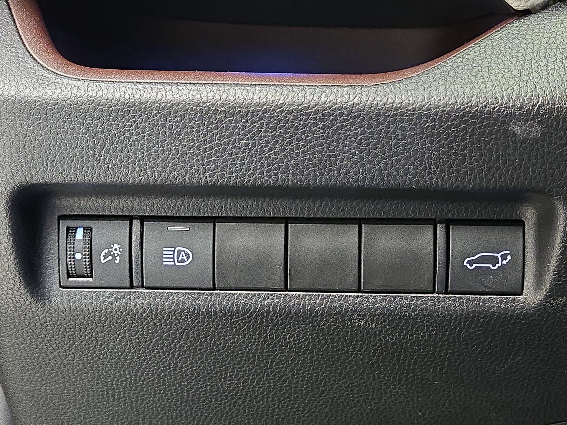 Thumbnail: 2022 Toyota RAV4 - 13