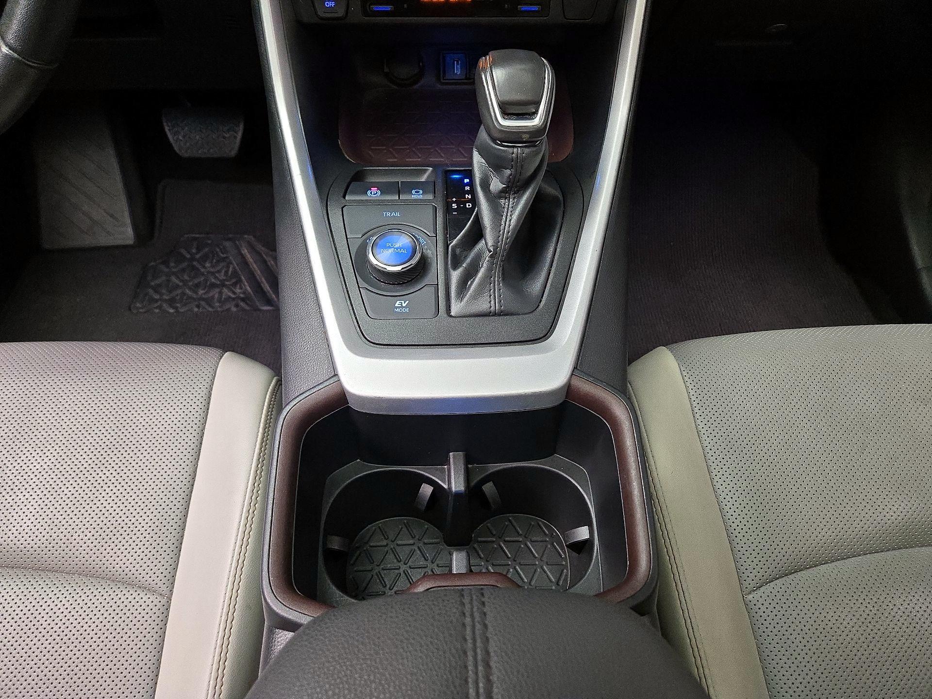 Thumbnail: 2022 Toyota RAV4 - 17