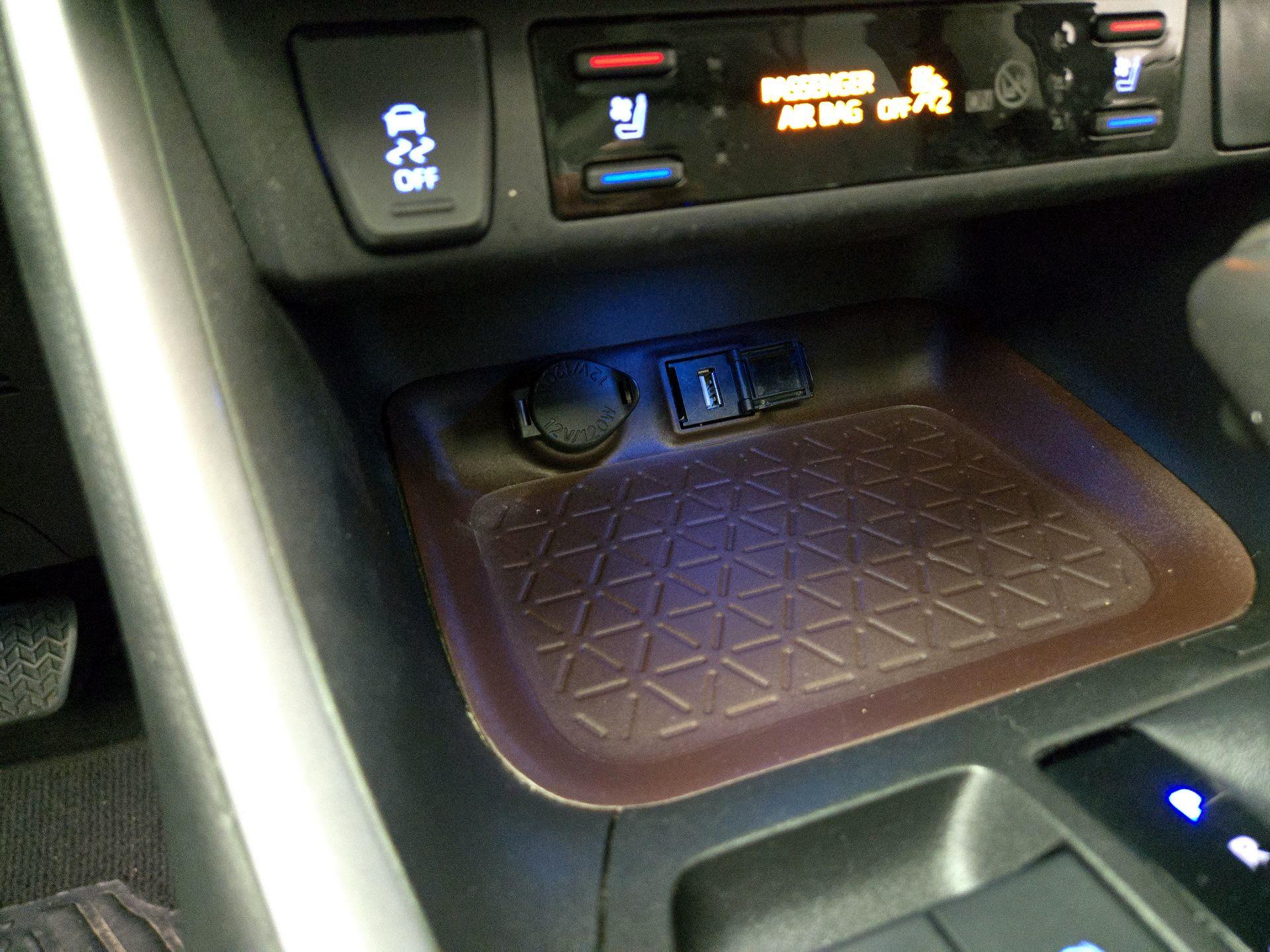 Thumbnail: 2022 Toyota RAV4 - 18