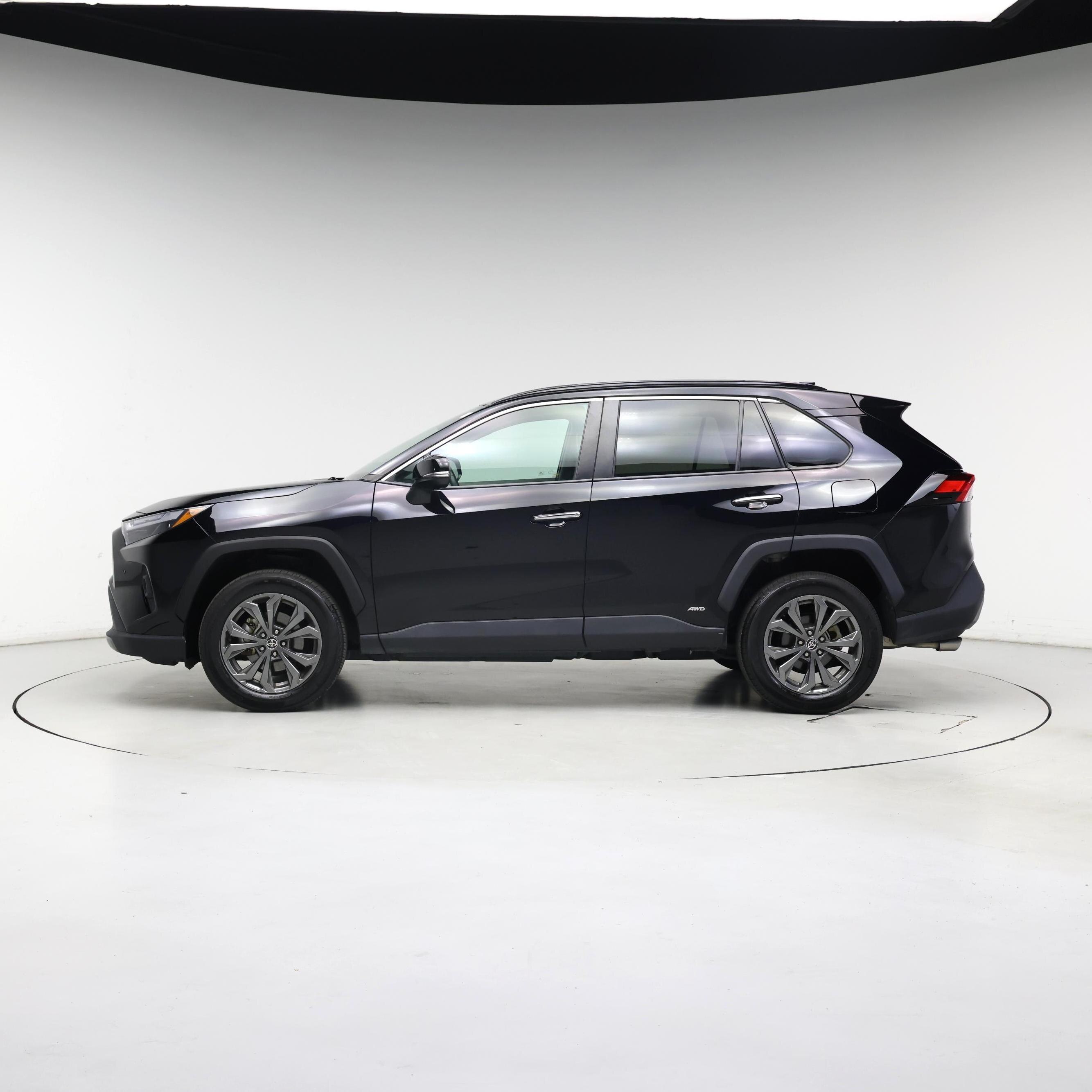 Thumbnail: 2022 Toyota RAV4 - 3