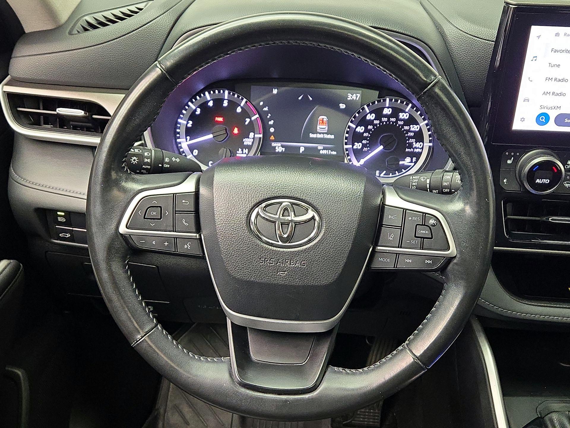 Thumbnail: 2023 Toyota Highlander - 10