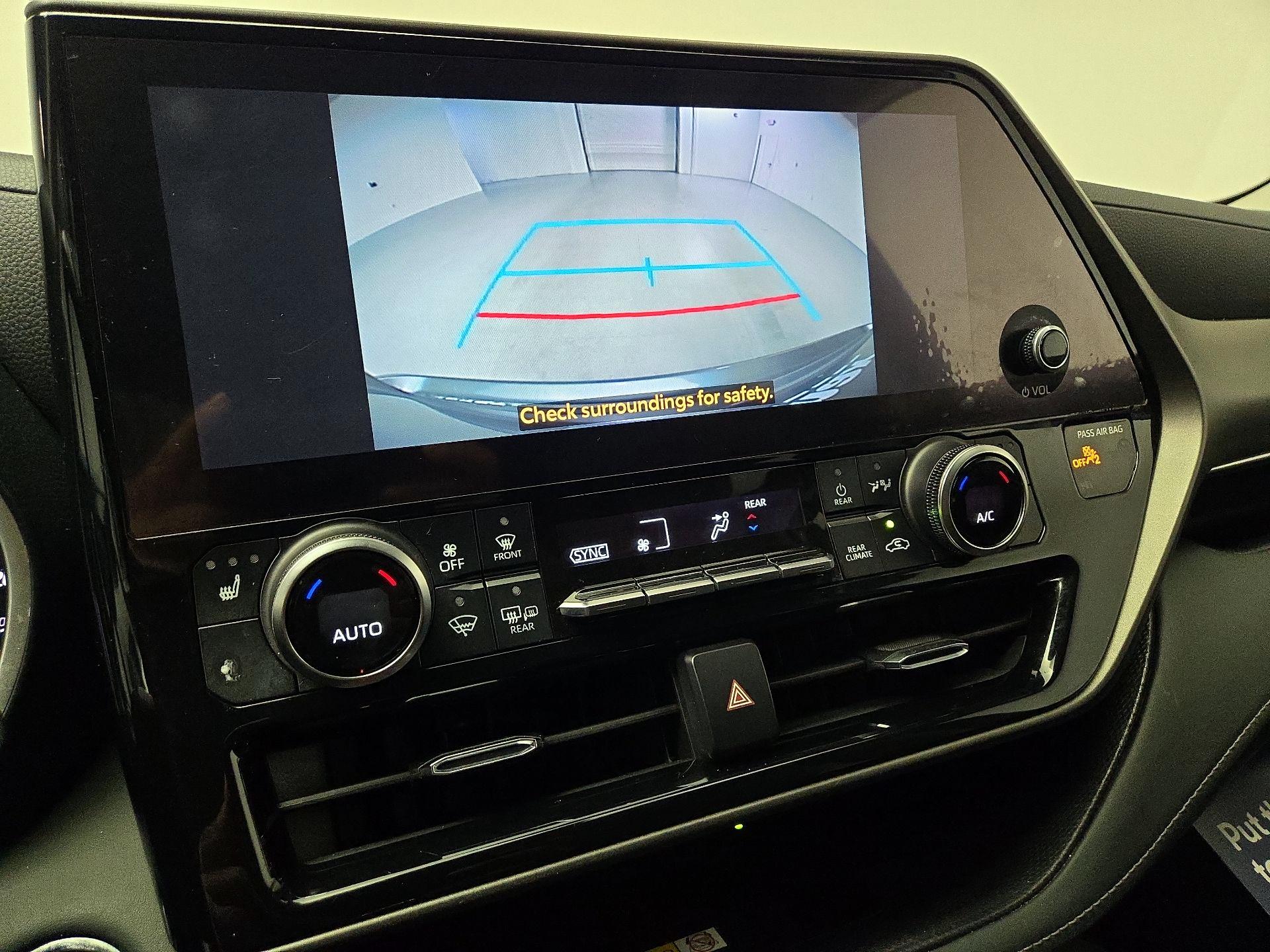 Thumbnail: 2023 Toyota Highlander - 14