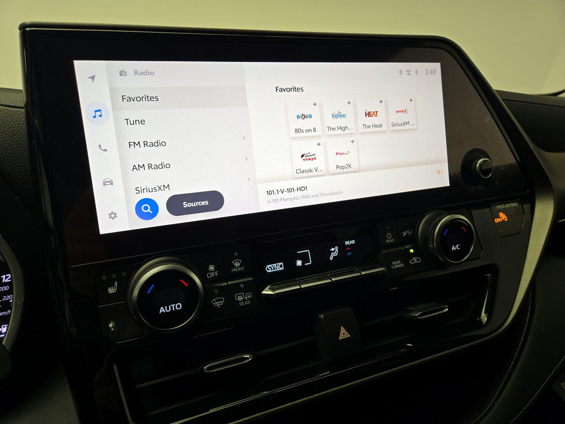 Thumbnail: 2023 Toyota Highlander - 15